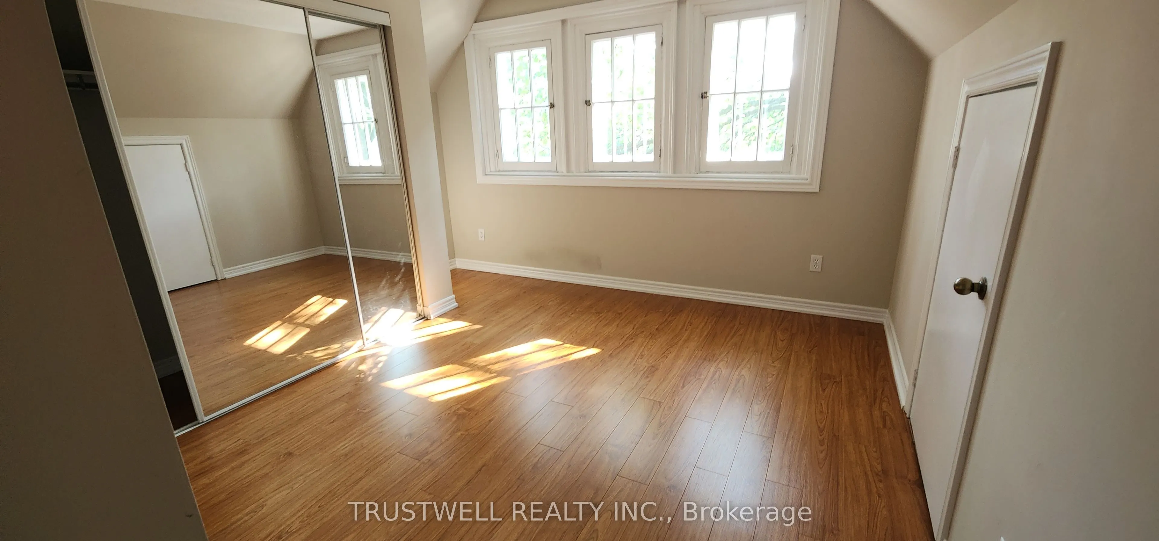 228 St George Street, #7