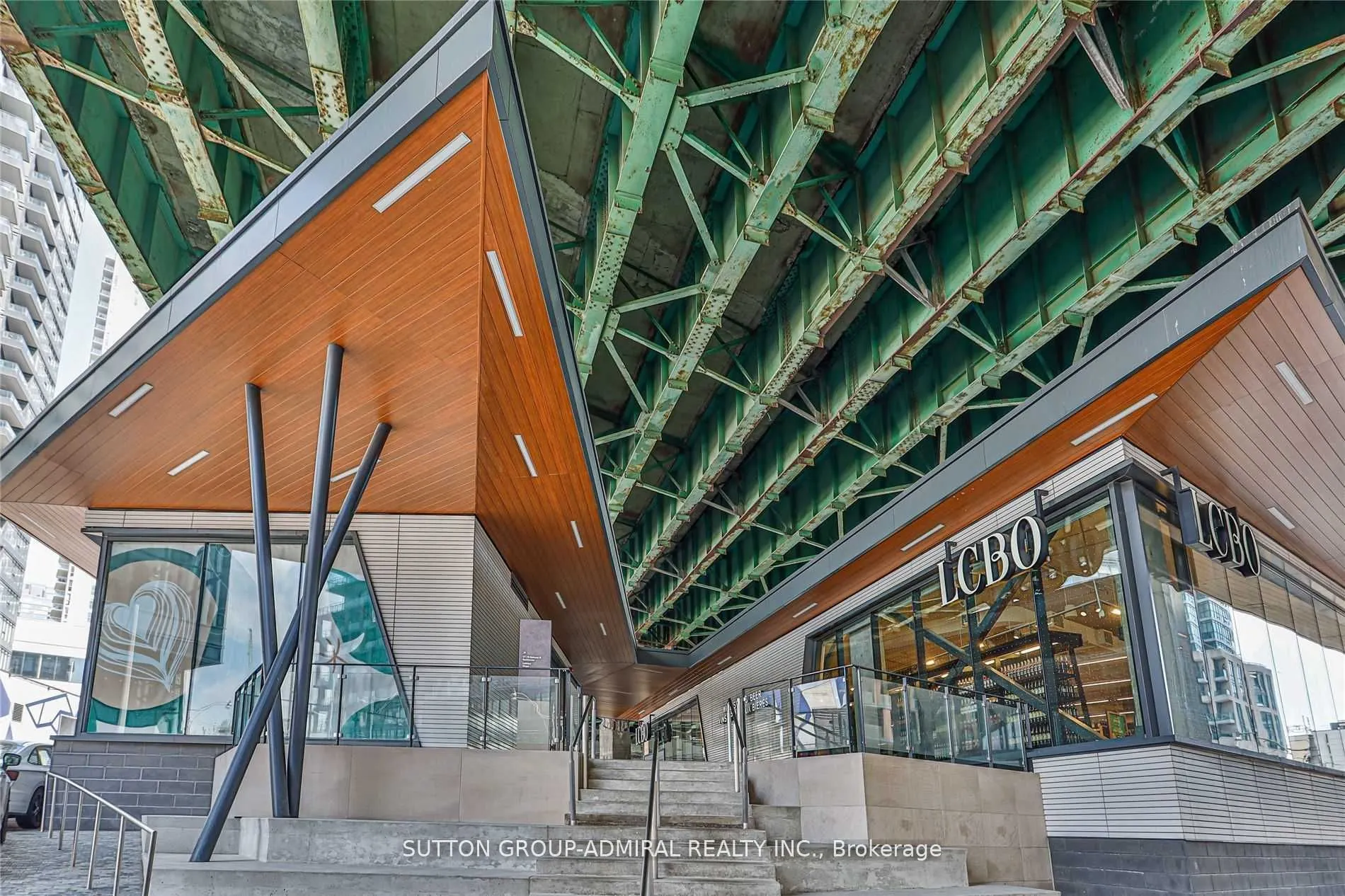 17 Bathurst Street, #615
