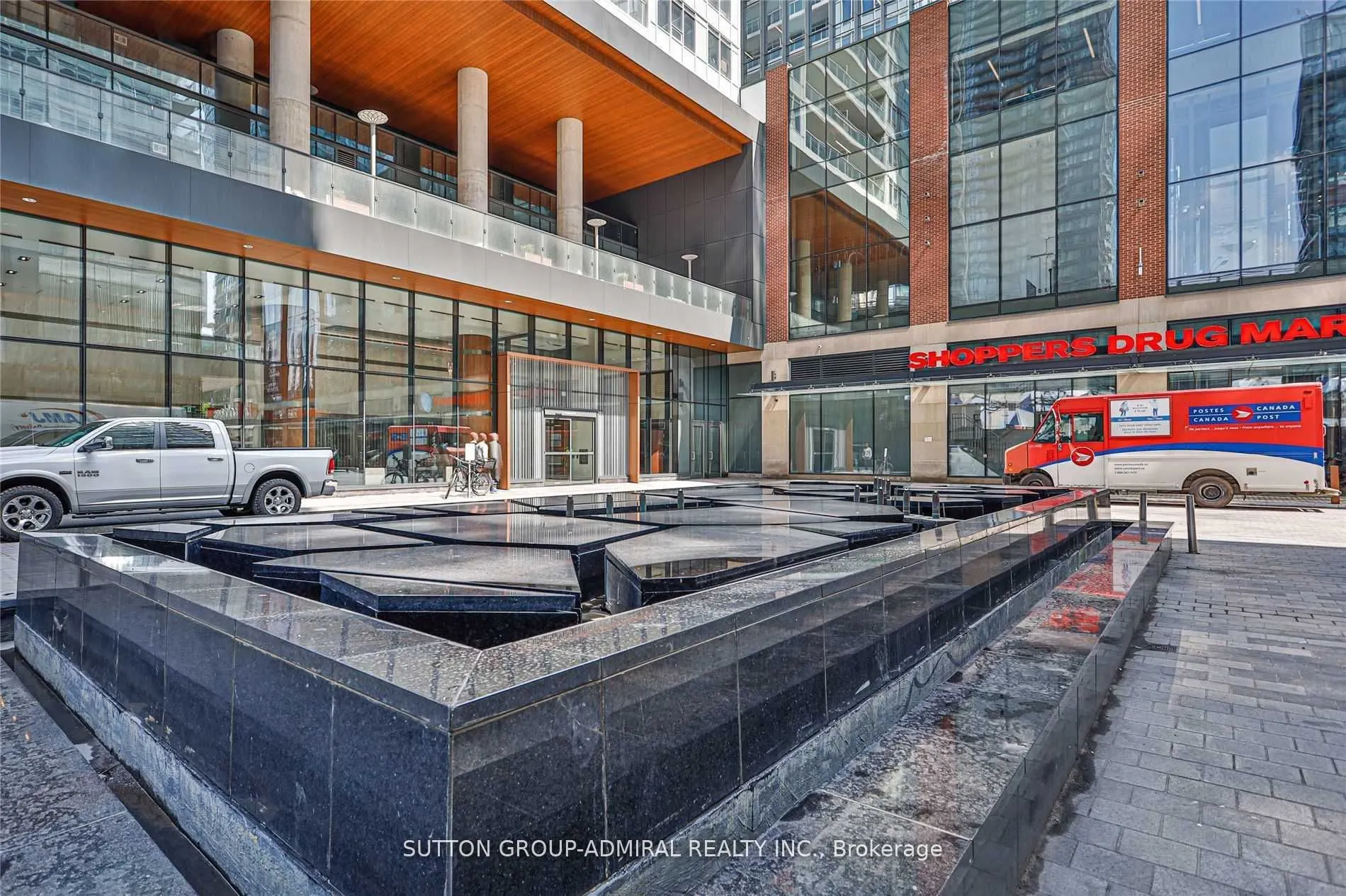 17 Bathurst Street, #615