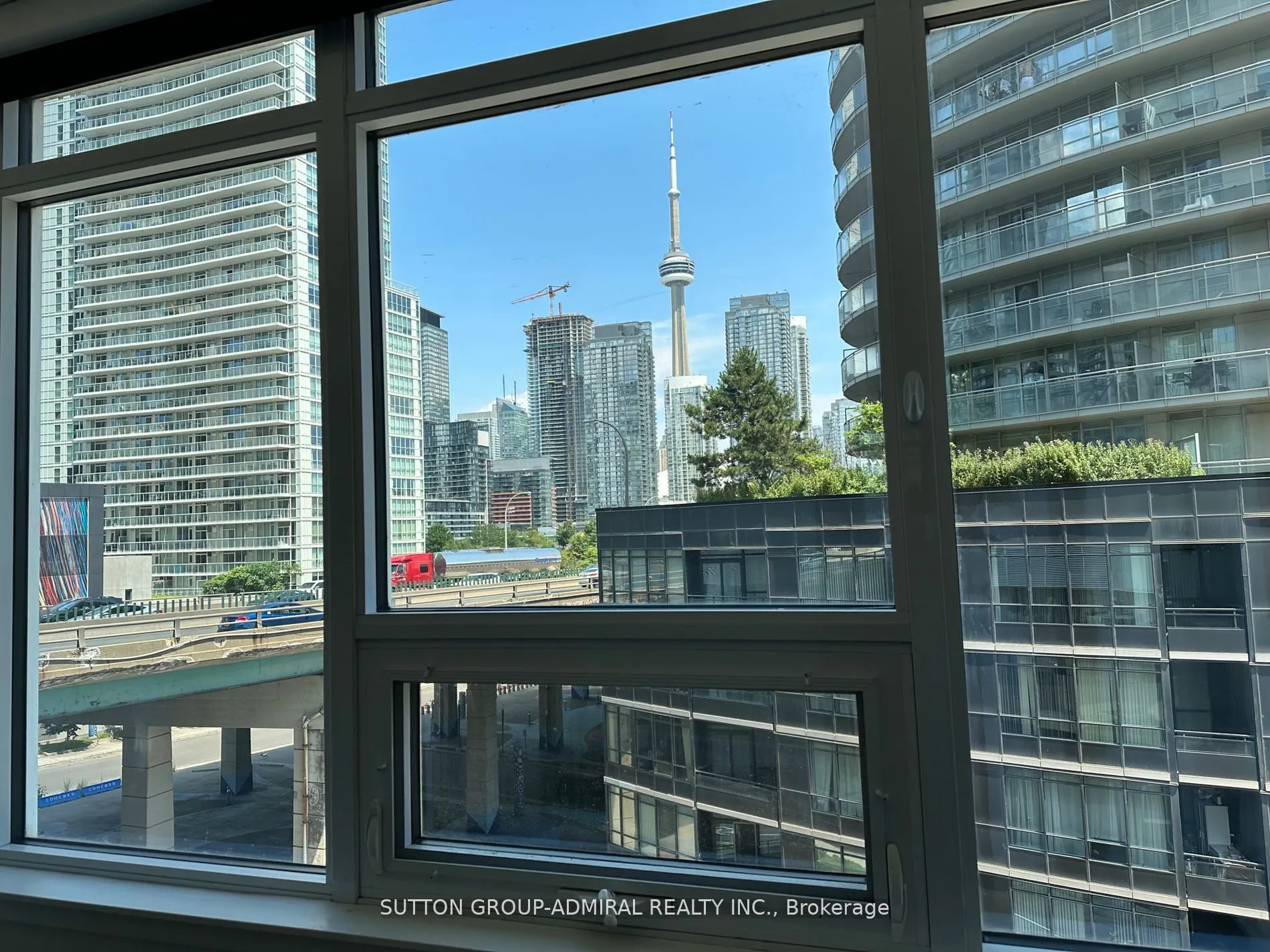 17 Bathurst Street, #615