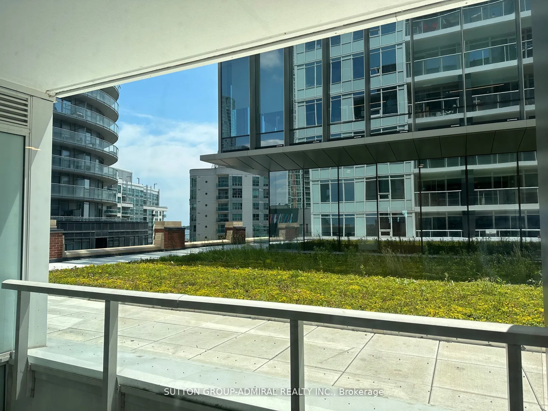 17 Bathurst Street, #615