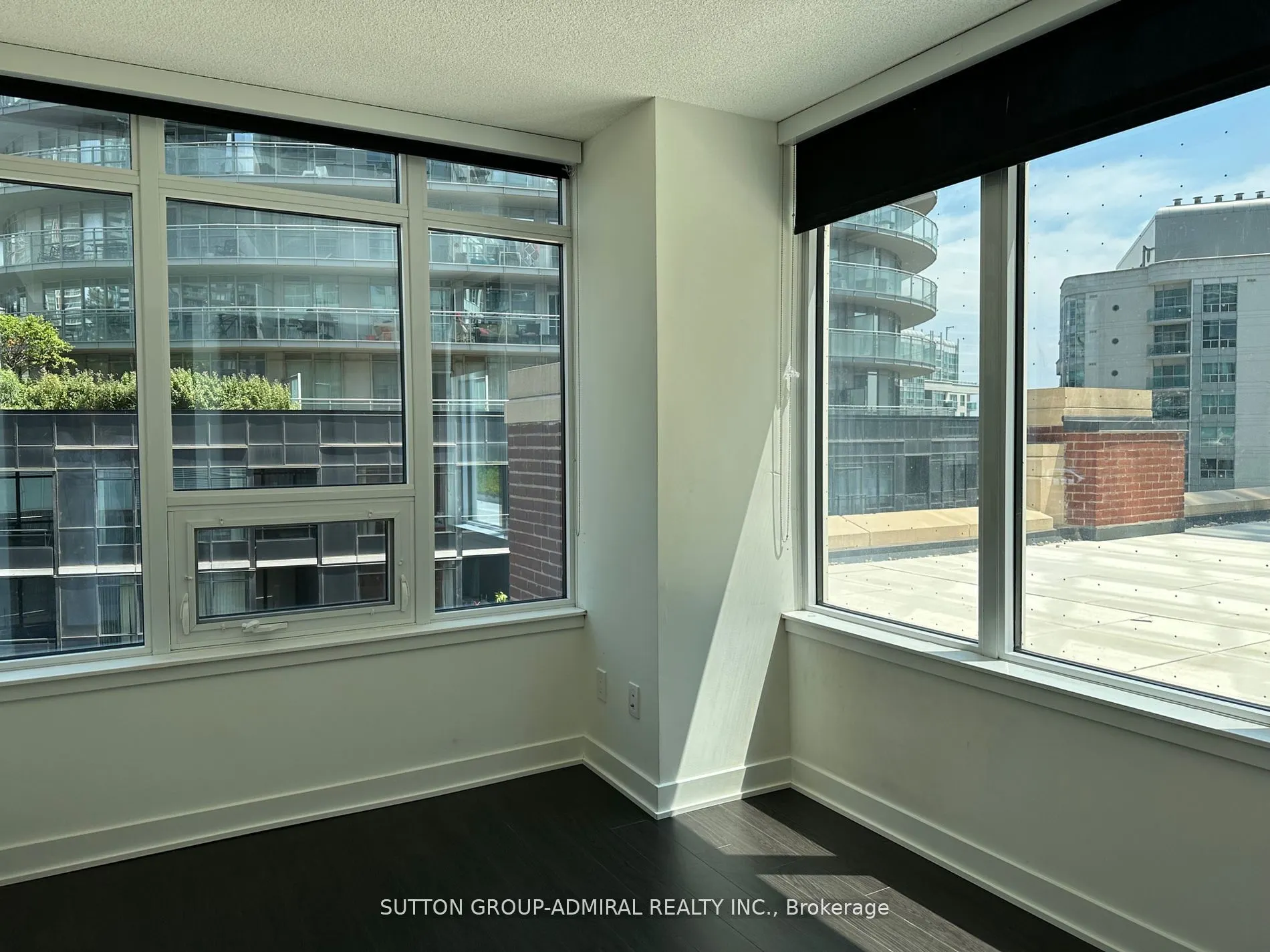 17 Bathurst Street, #615
