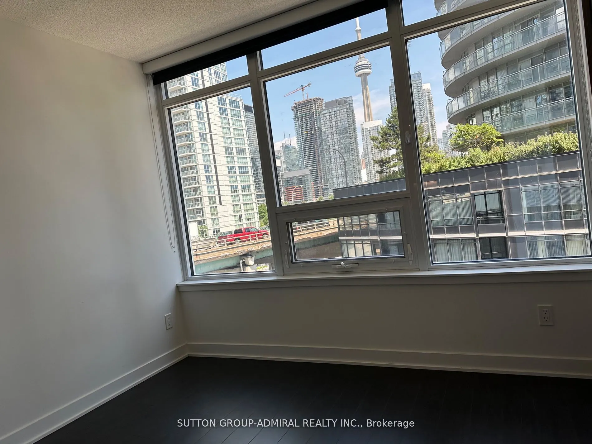 17 Bathurst Street, #615