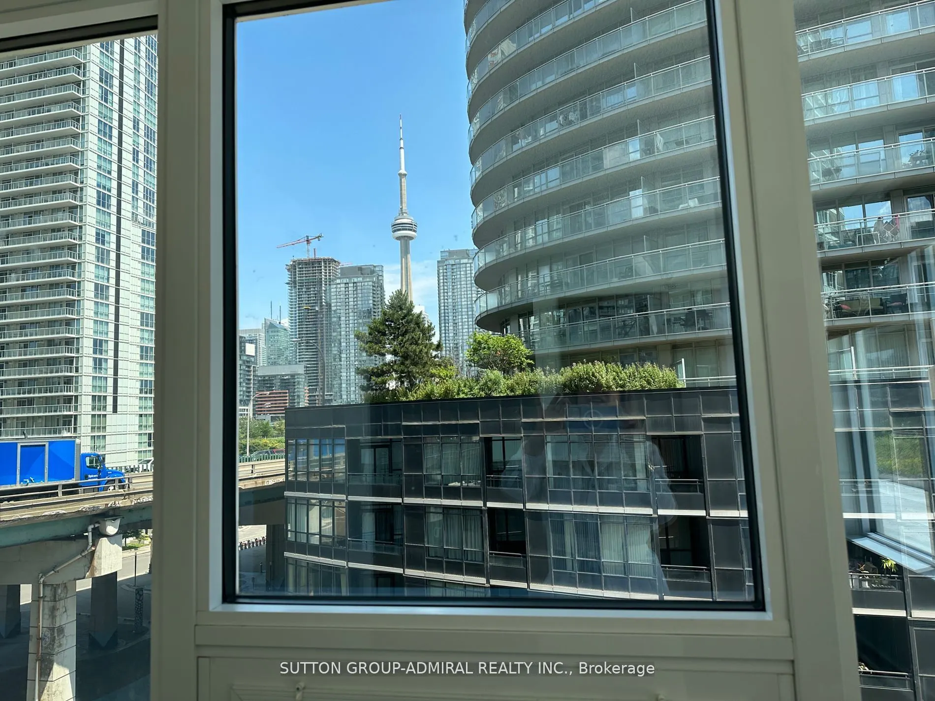 17 Bathurst Street, #615