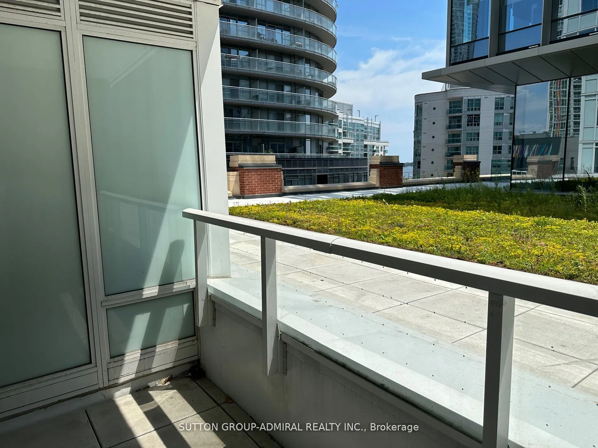 17 Bathurst Street, #615
