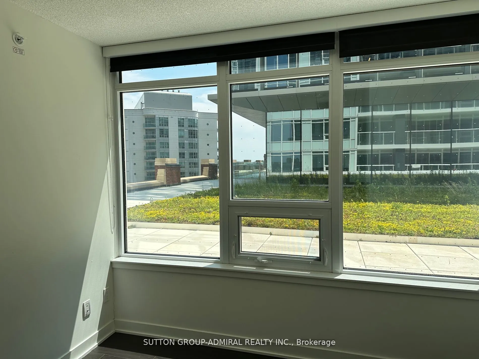 17 Bathurst Street, #615