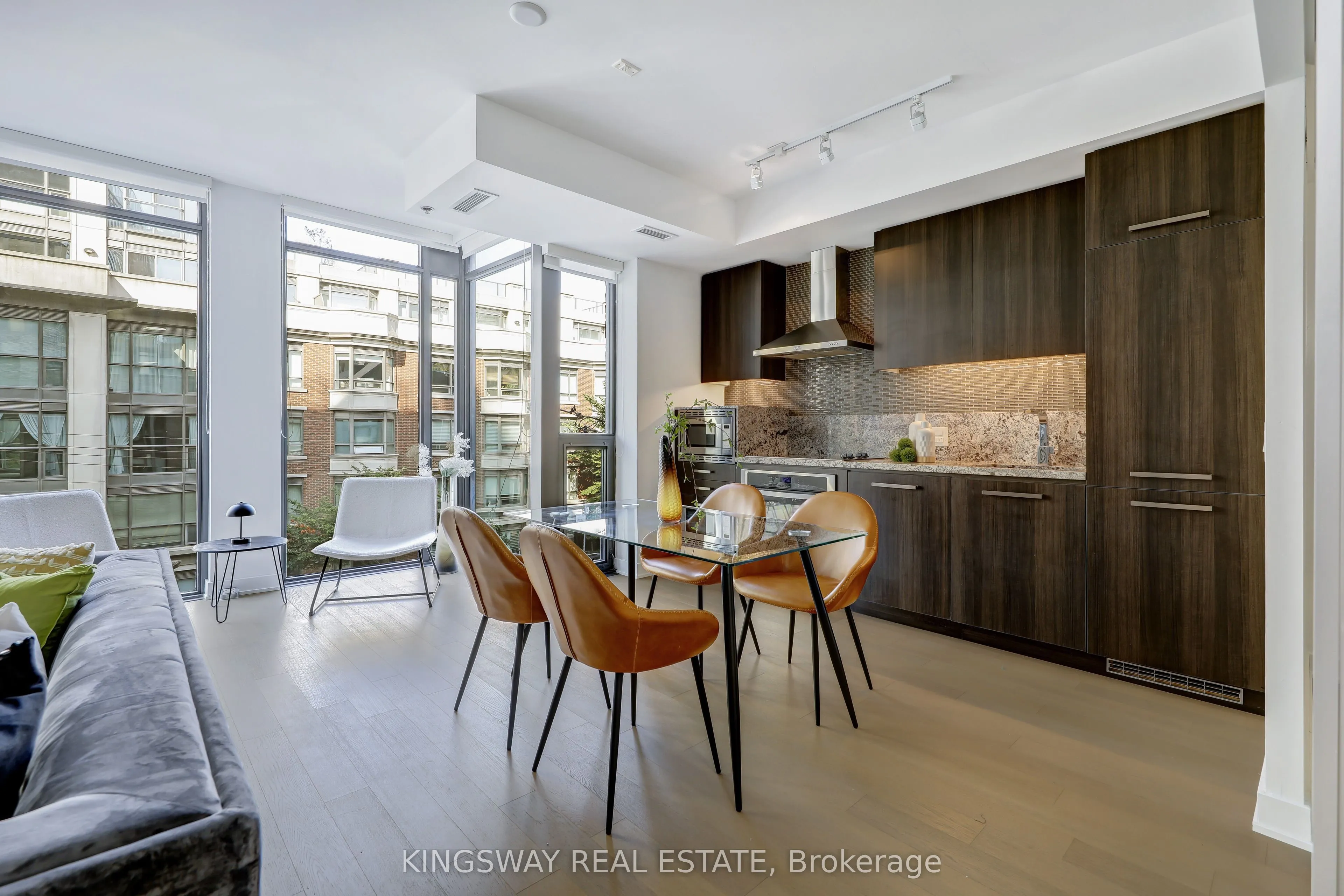 15 Beverley Street, #303