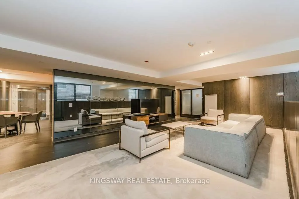 15 Beverley Street, #303