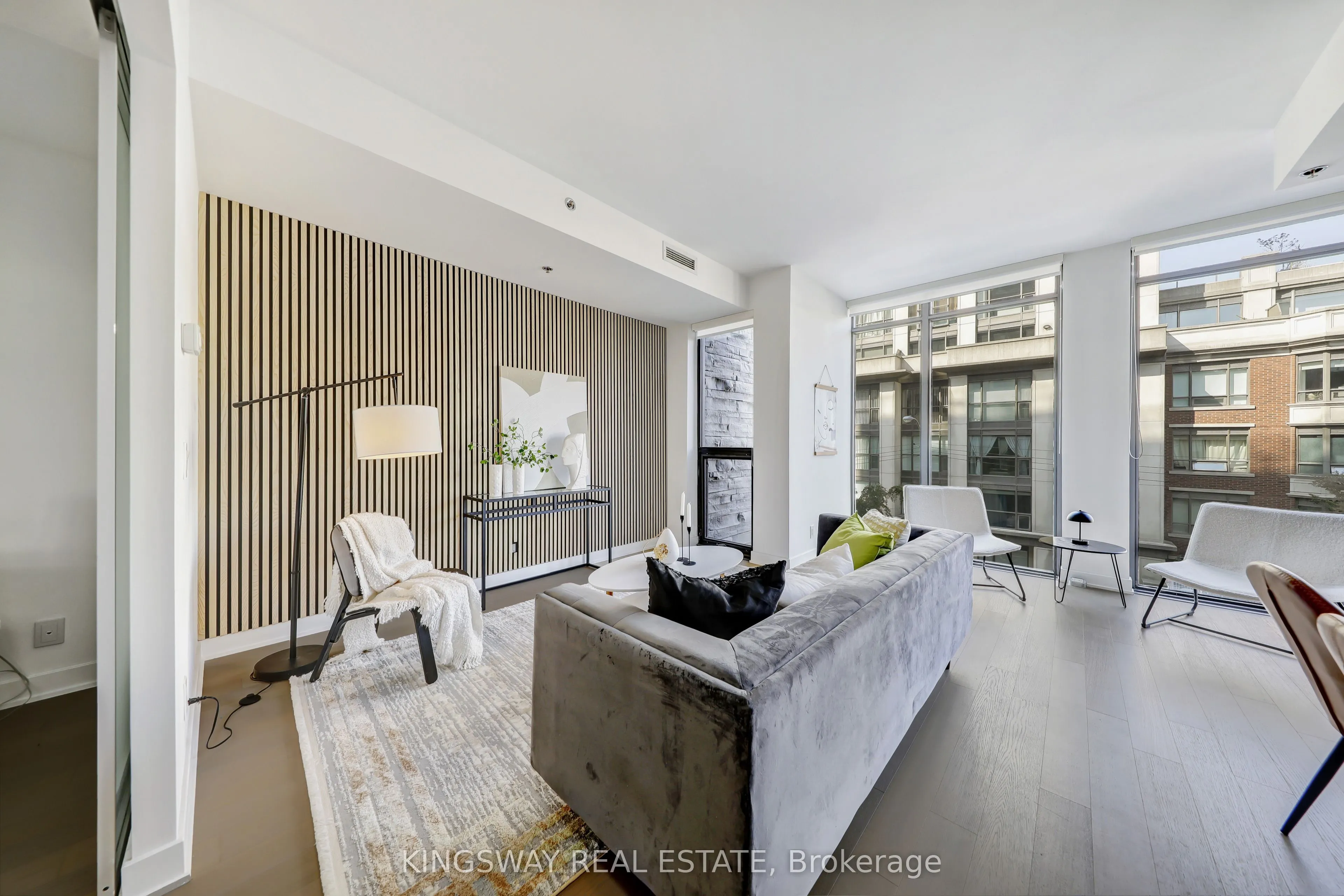 15 Beverley Street, #303