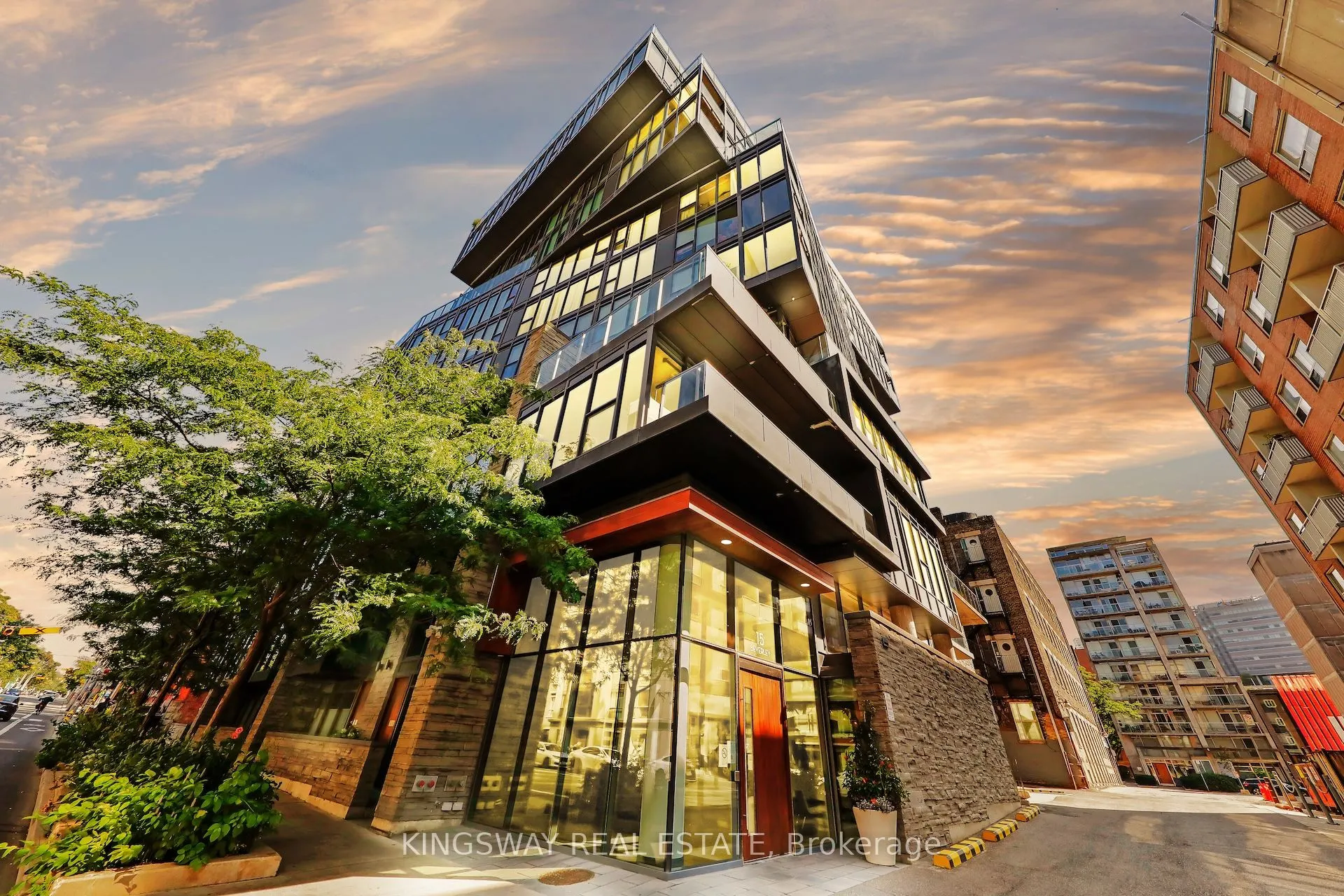 15 Beverley Street, #303