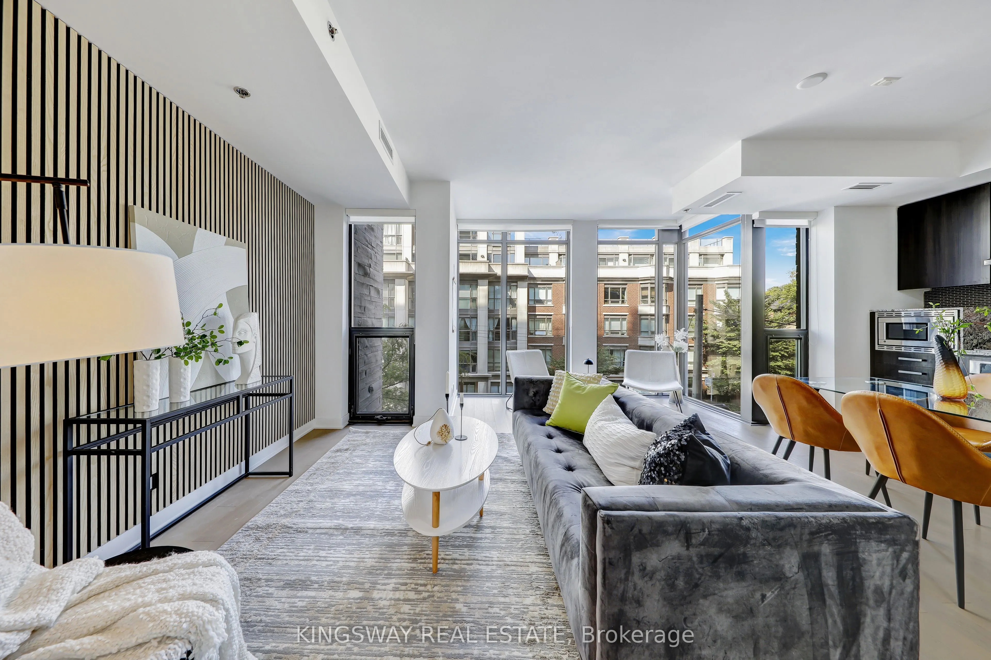 15 Beverley Street, #303