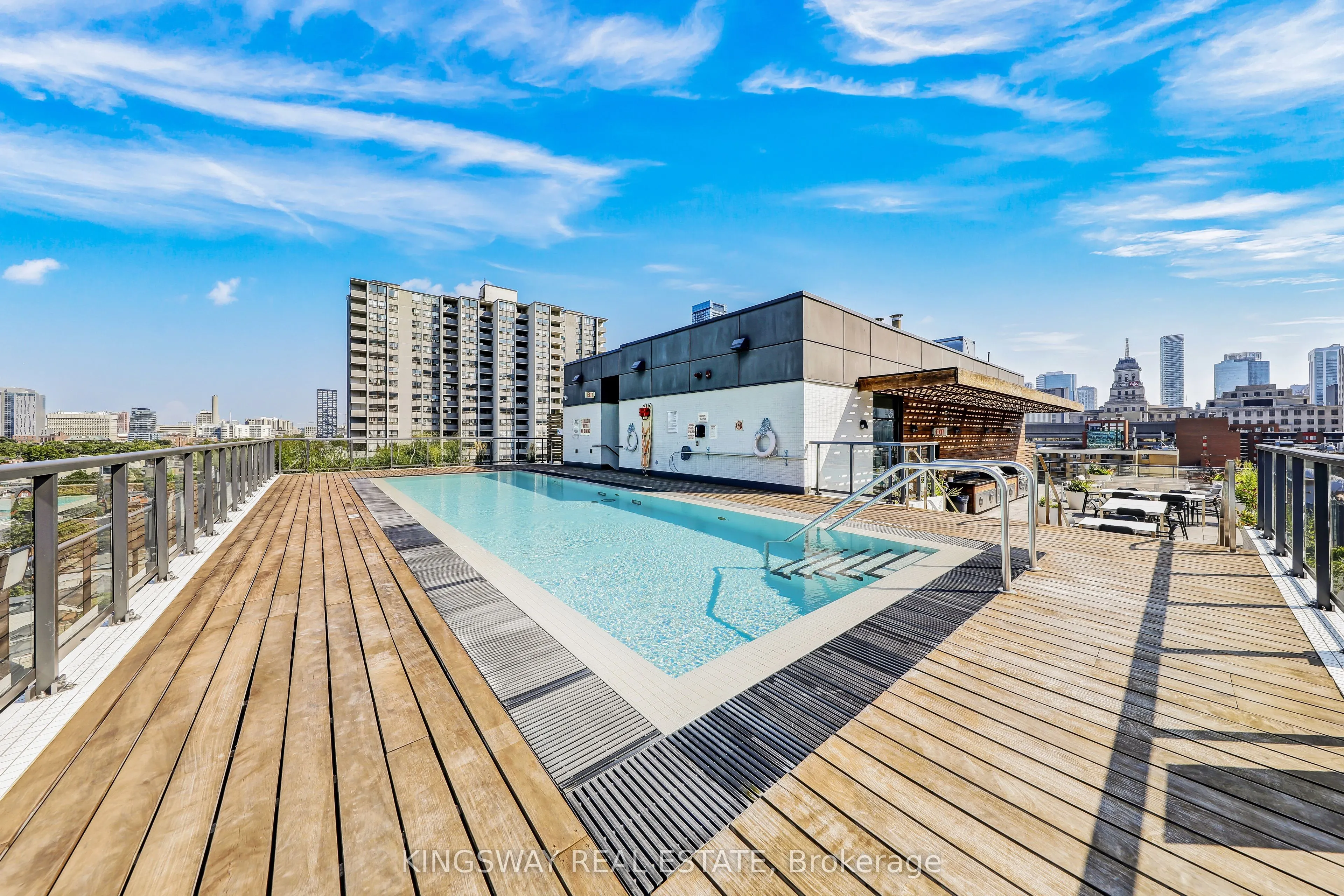 15 Beverley Street, #303