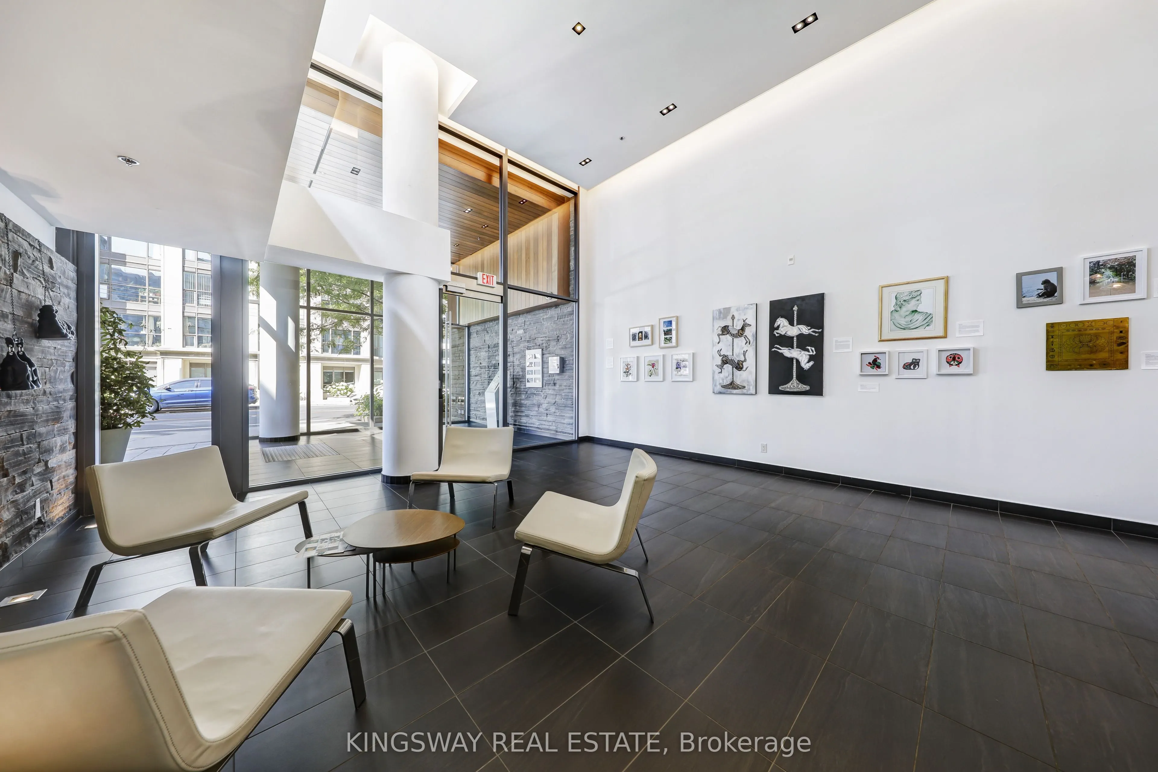 15 Beverley Street, #303