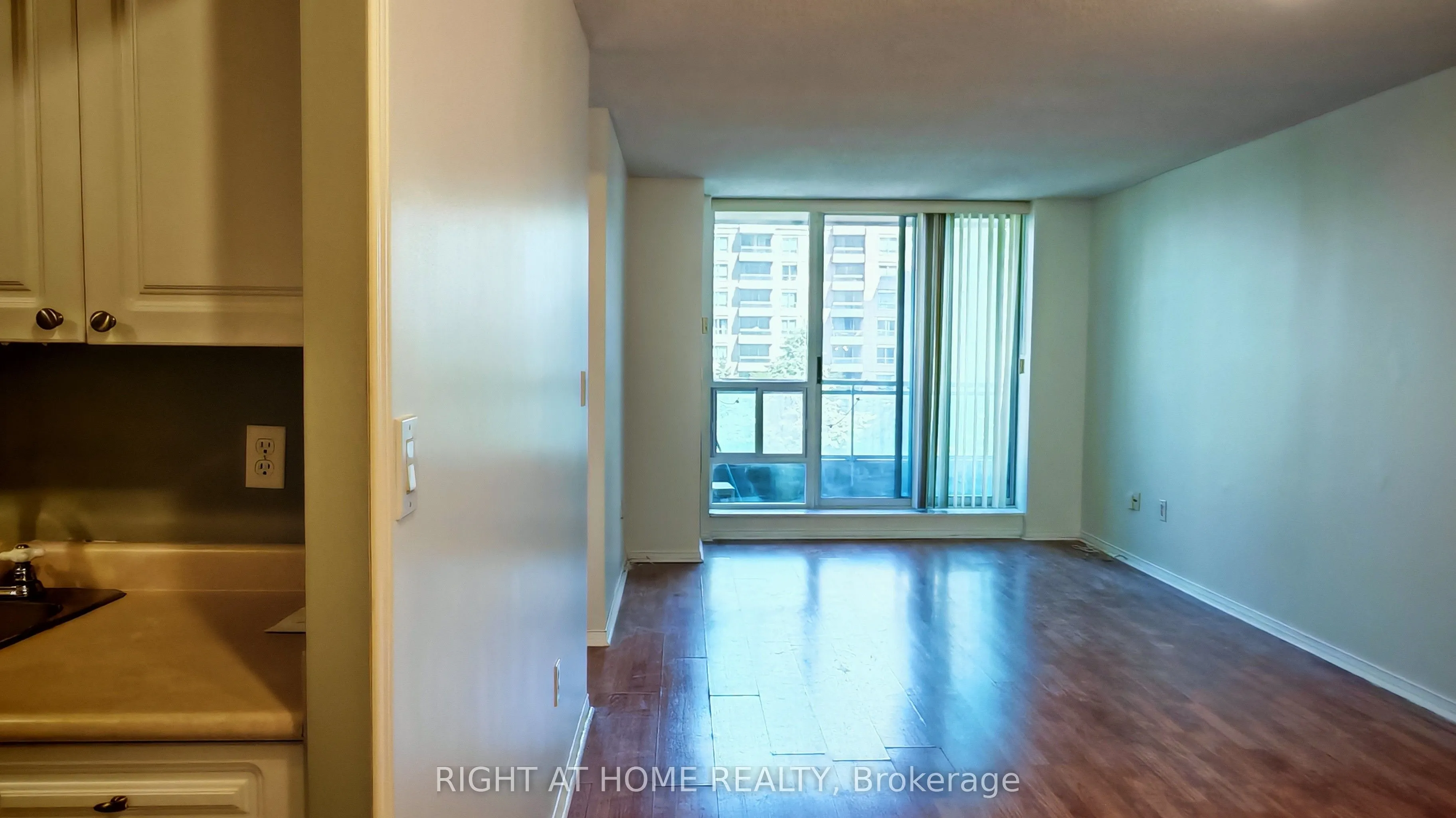 1 Pemberton Avenue, #606