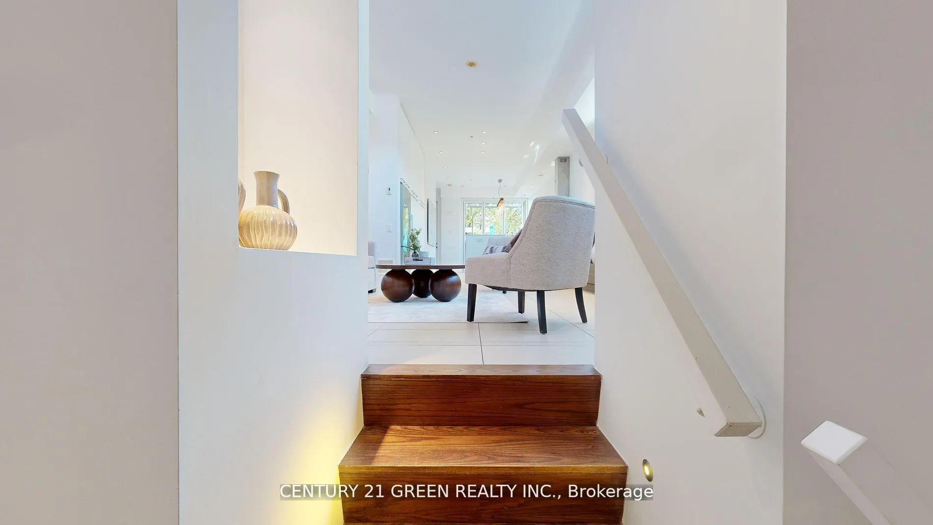 56 Lippincott Street, #8