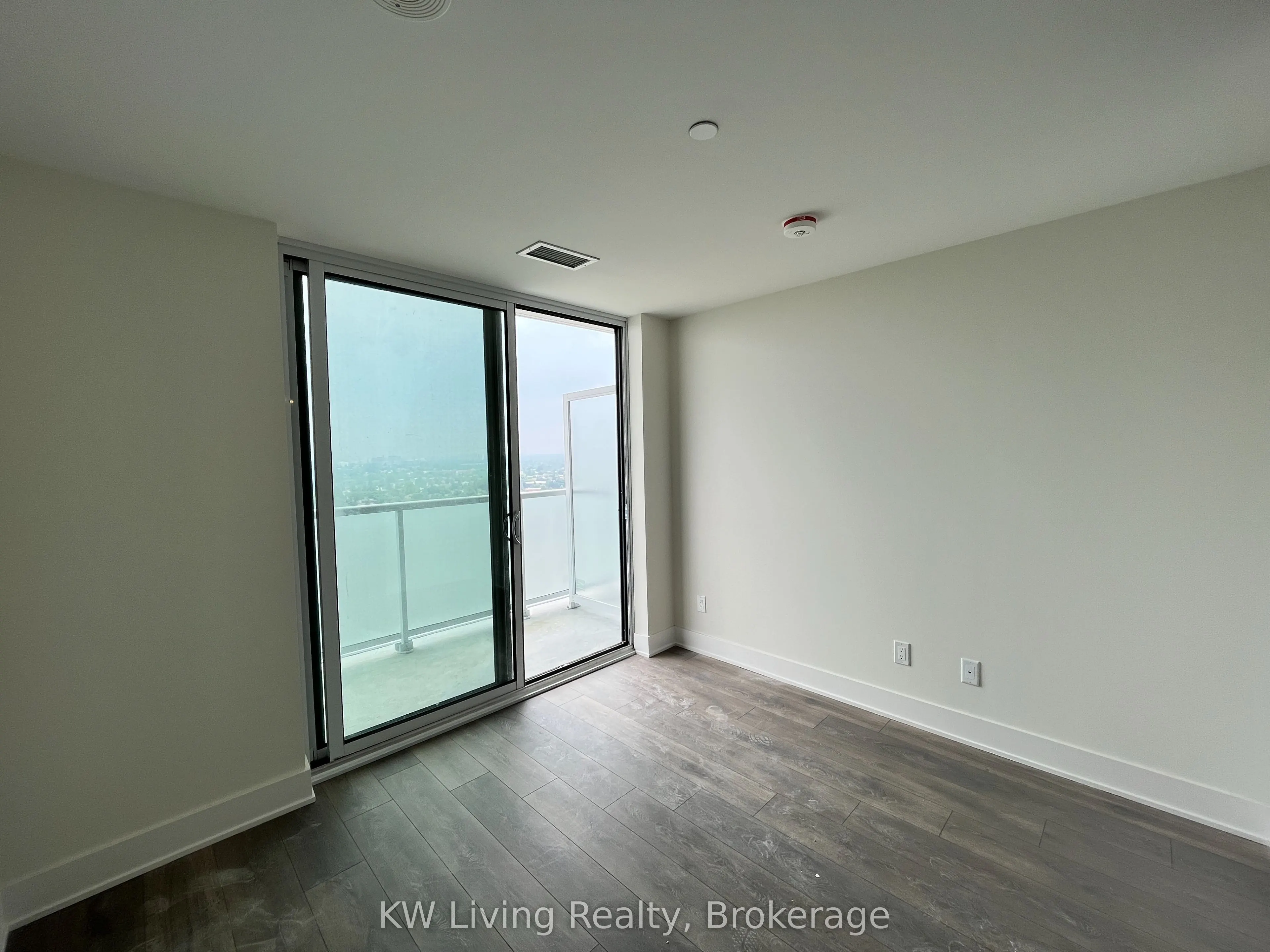 188 Fairview Mall Drive, #2206