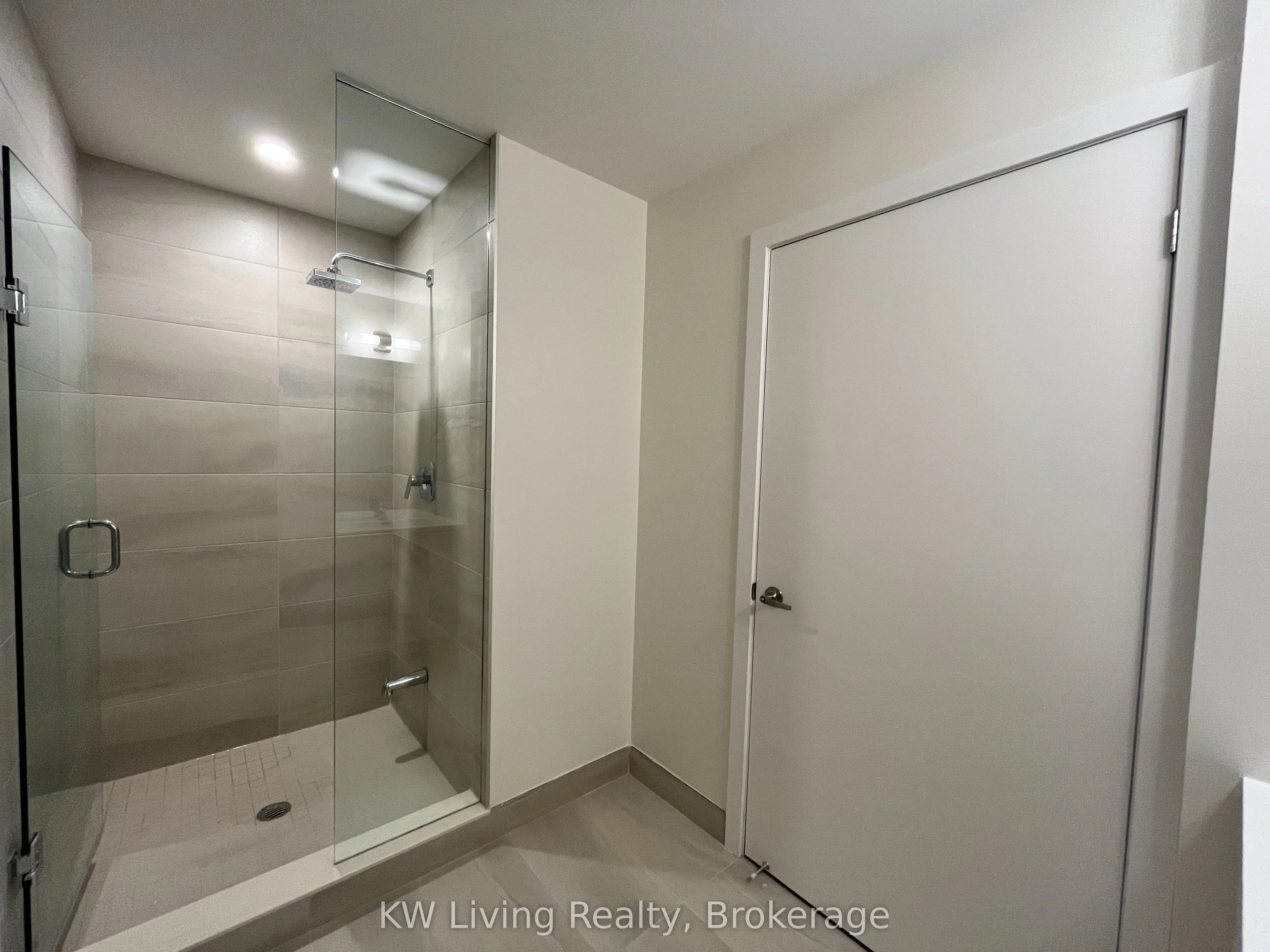 188 Fairview Mall Drive, #2206