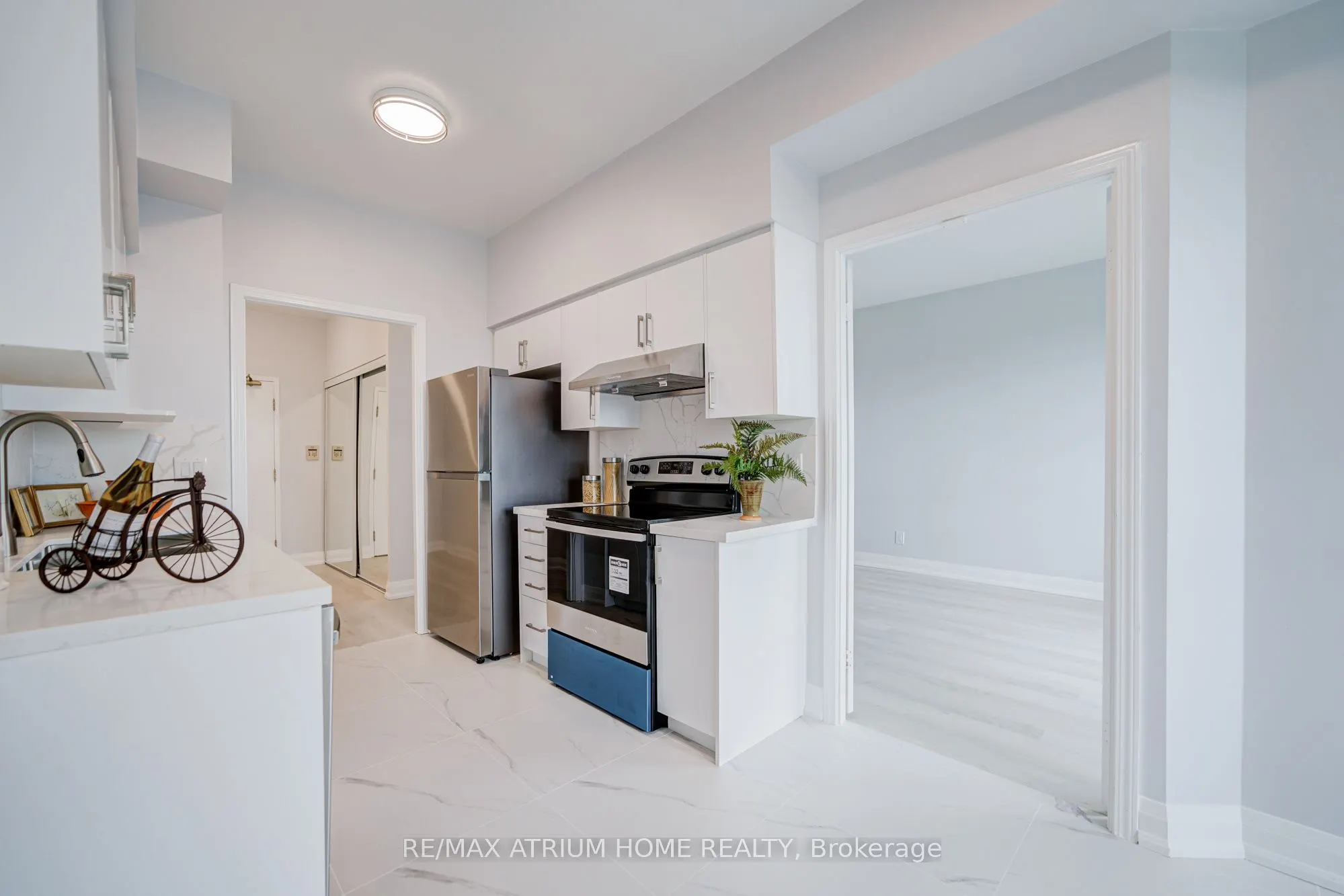 33 Empress Avenue, #3002