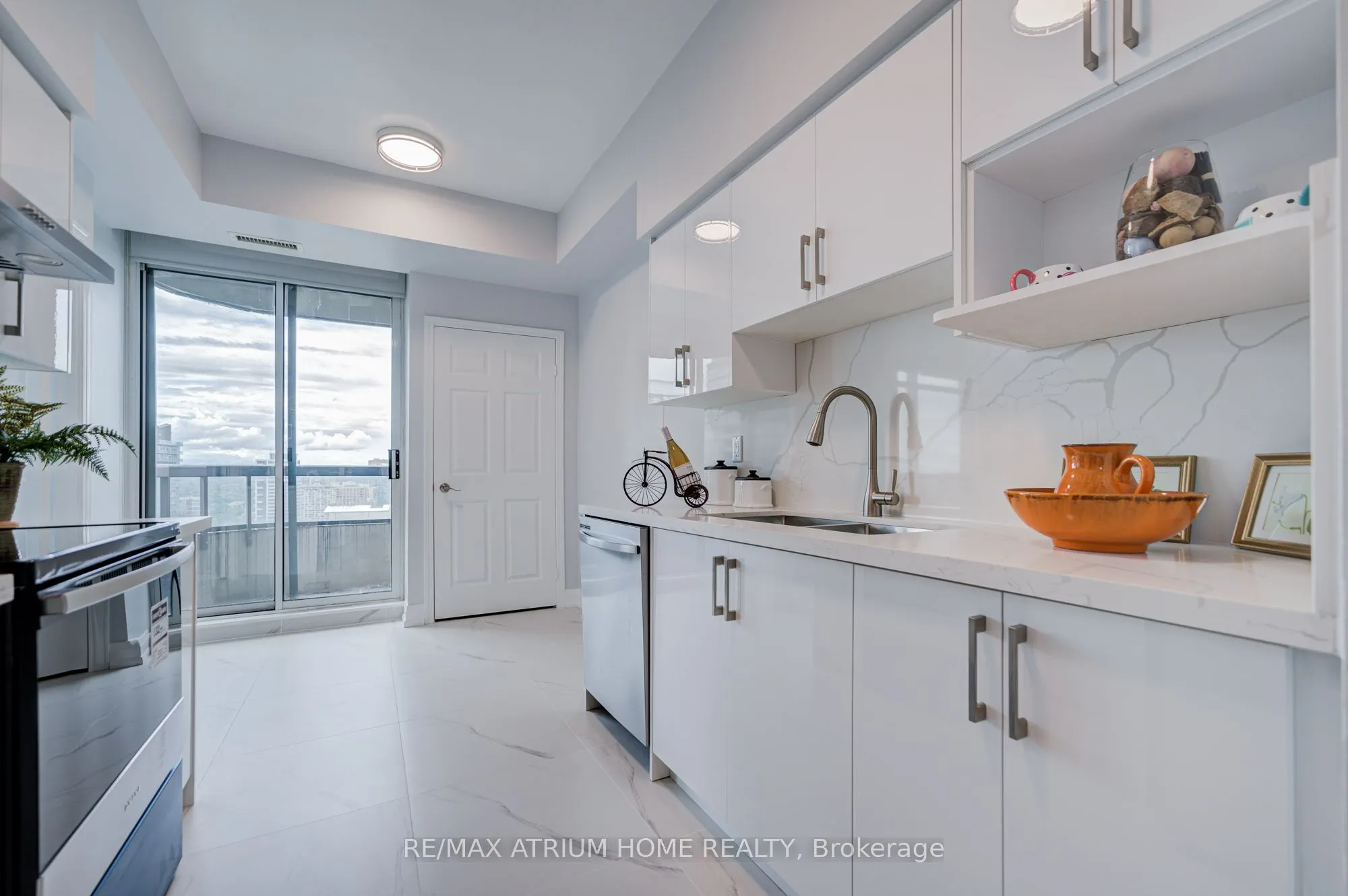 33 Empress Avenue, #3002
