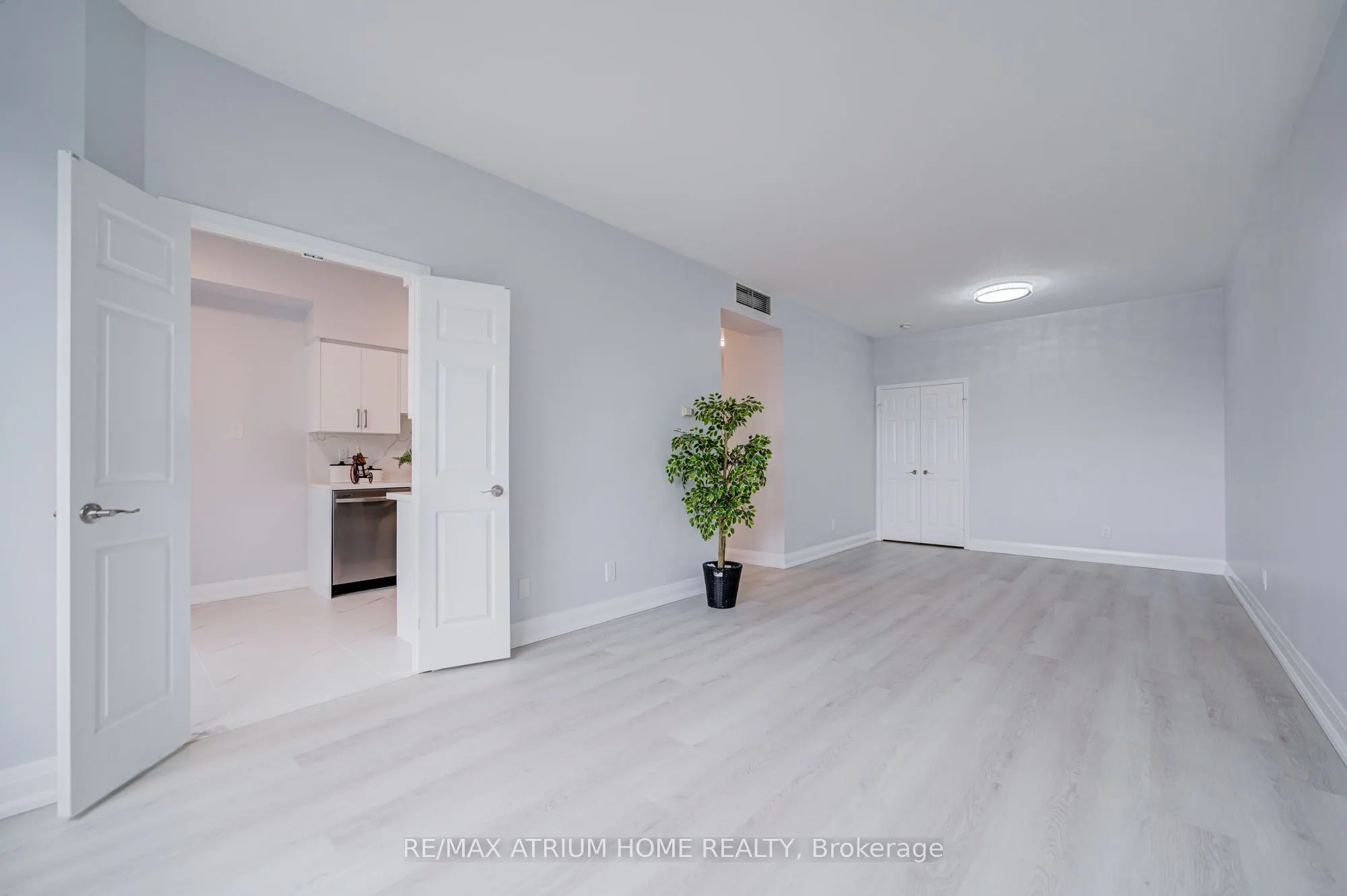 33 Empress Avenue, #3002