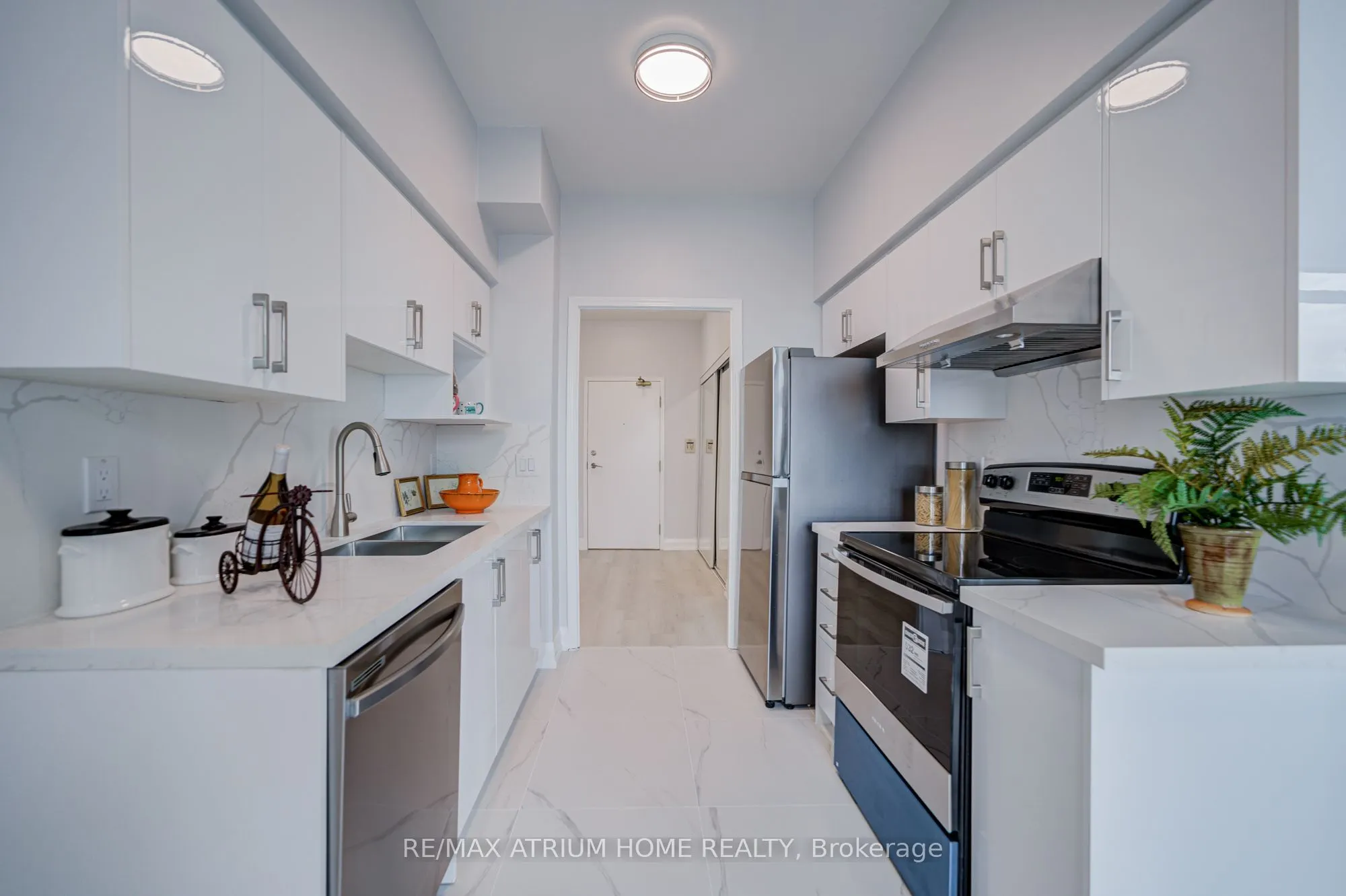 33 Empress Avenue, #3002