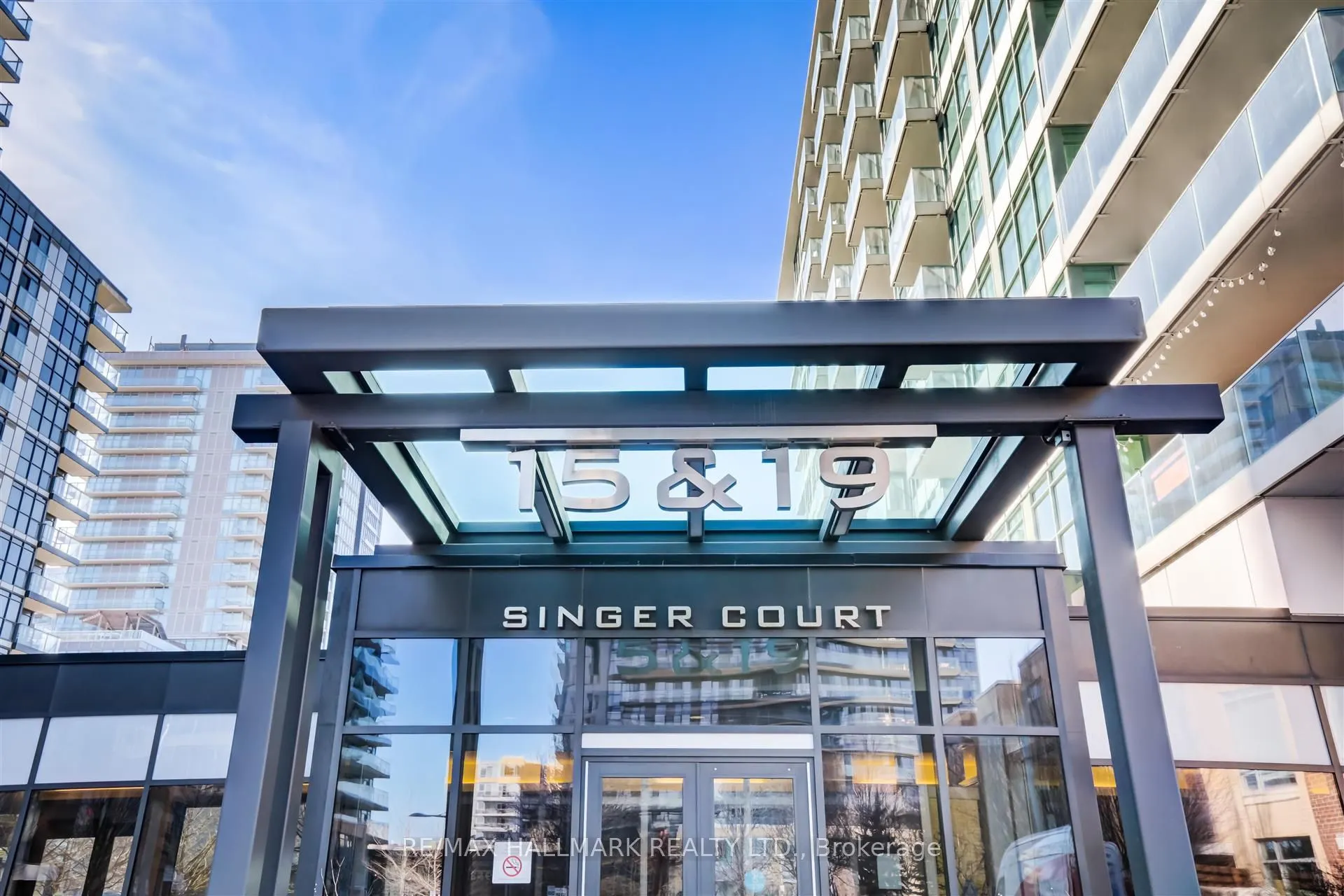 19 Singer Court, #PH16