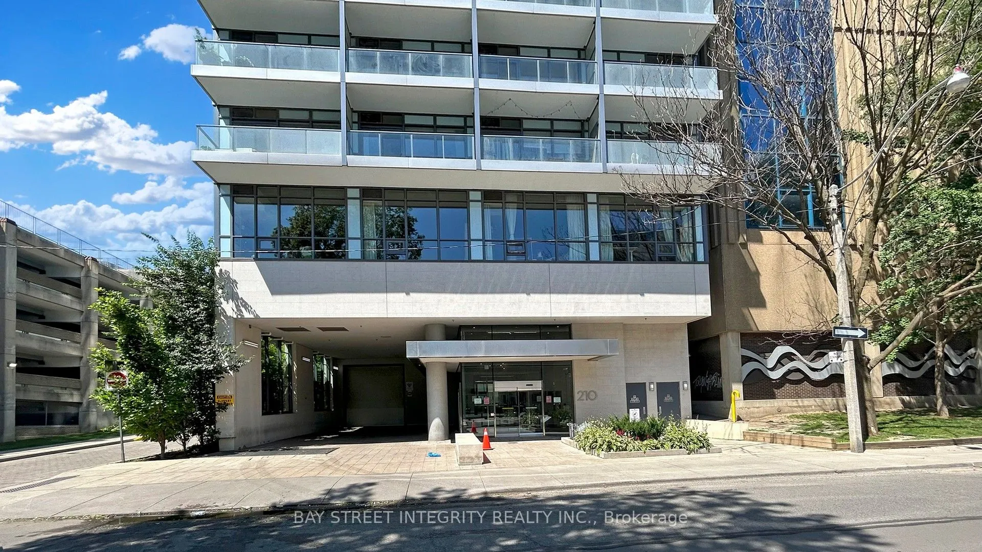 210 Simcoe Street, #2107
