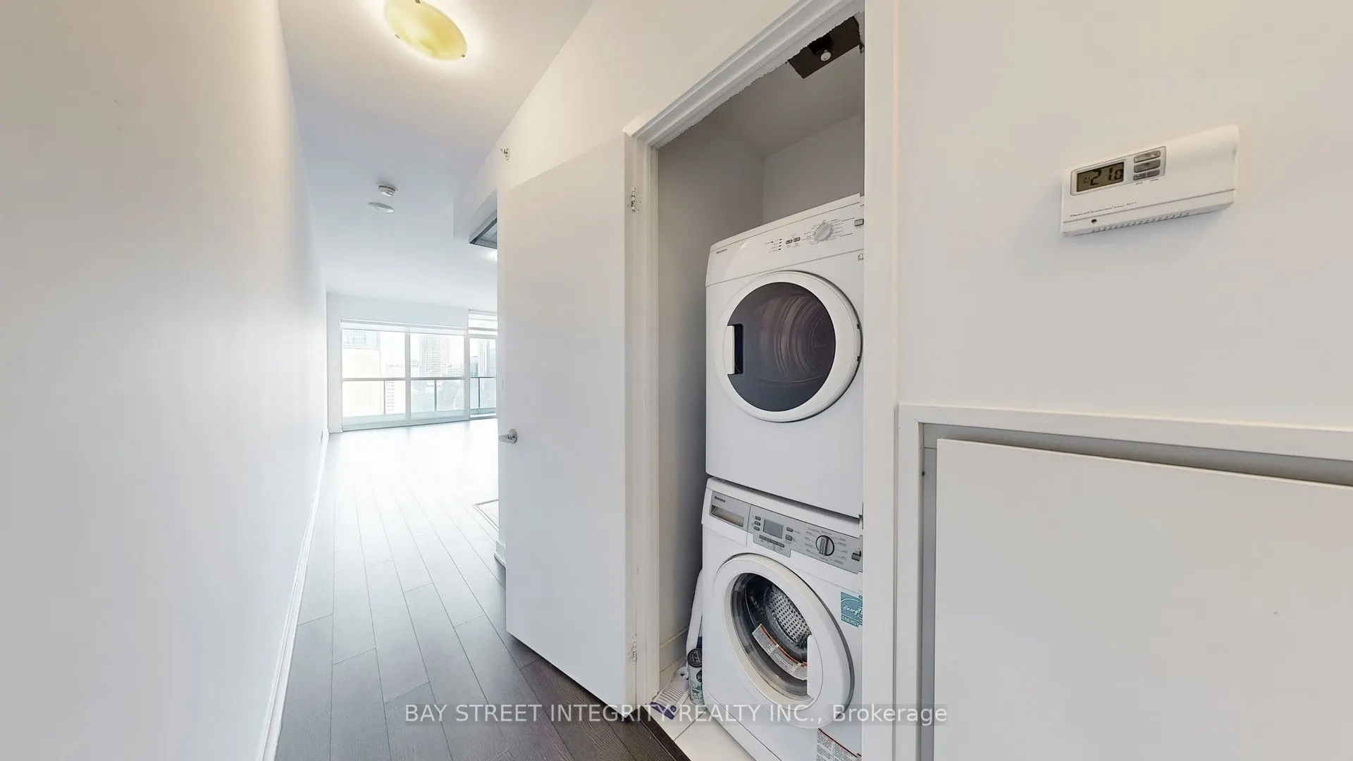 210 Simcoe Street, #2107