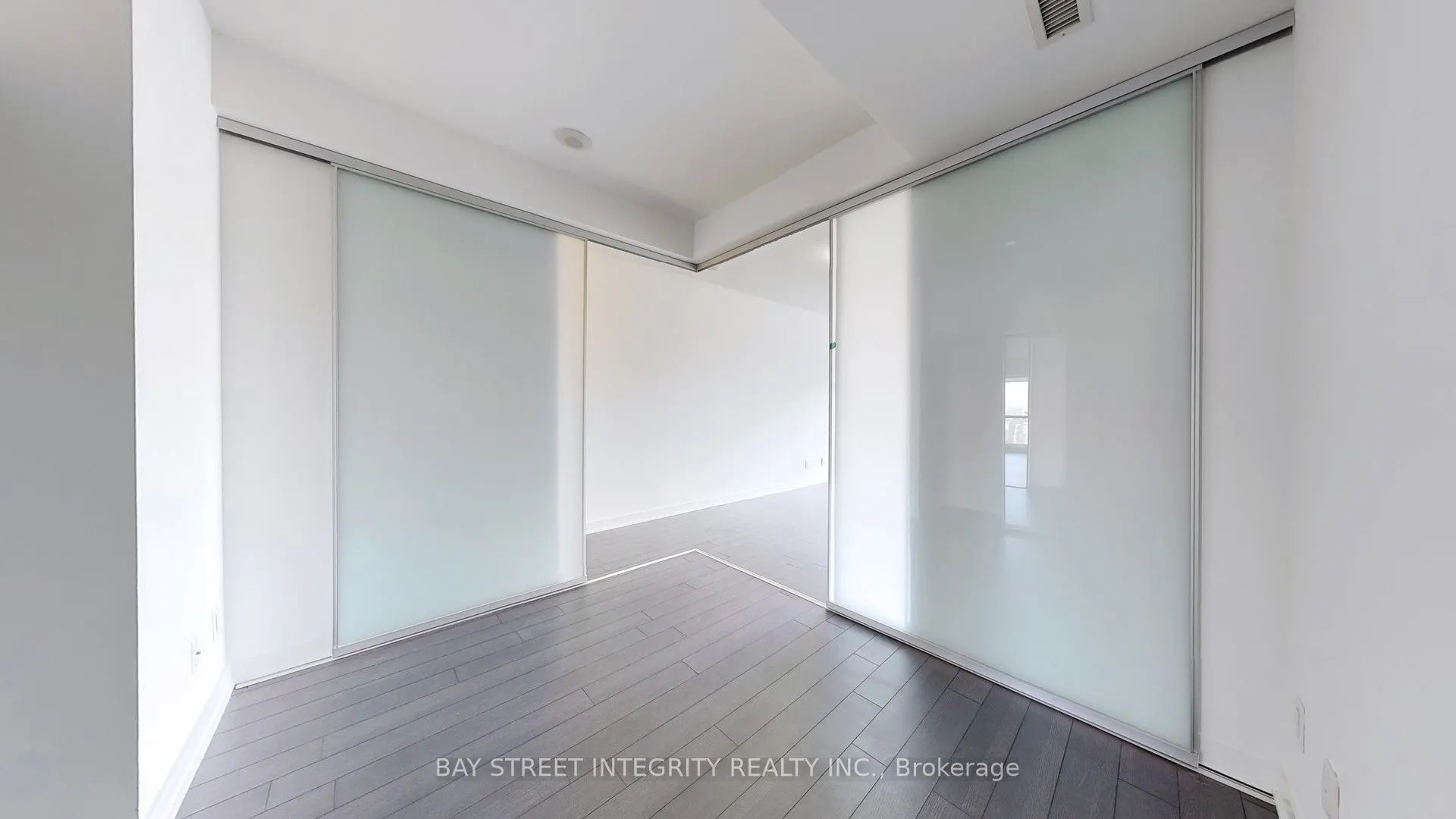 210 Simcoe Street, #2107