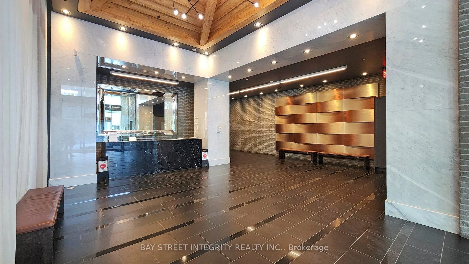 210 Simcoe Street, #2107