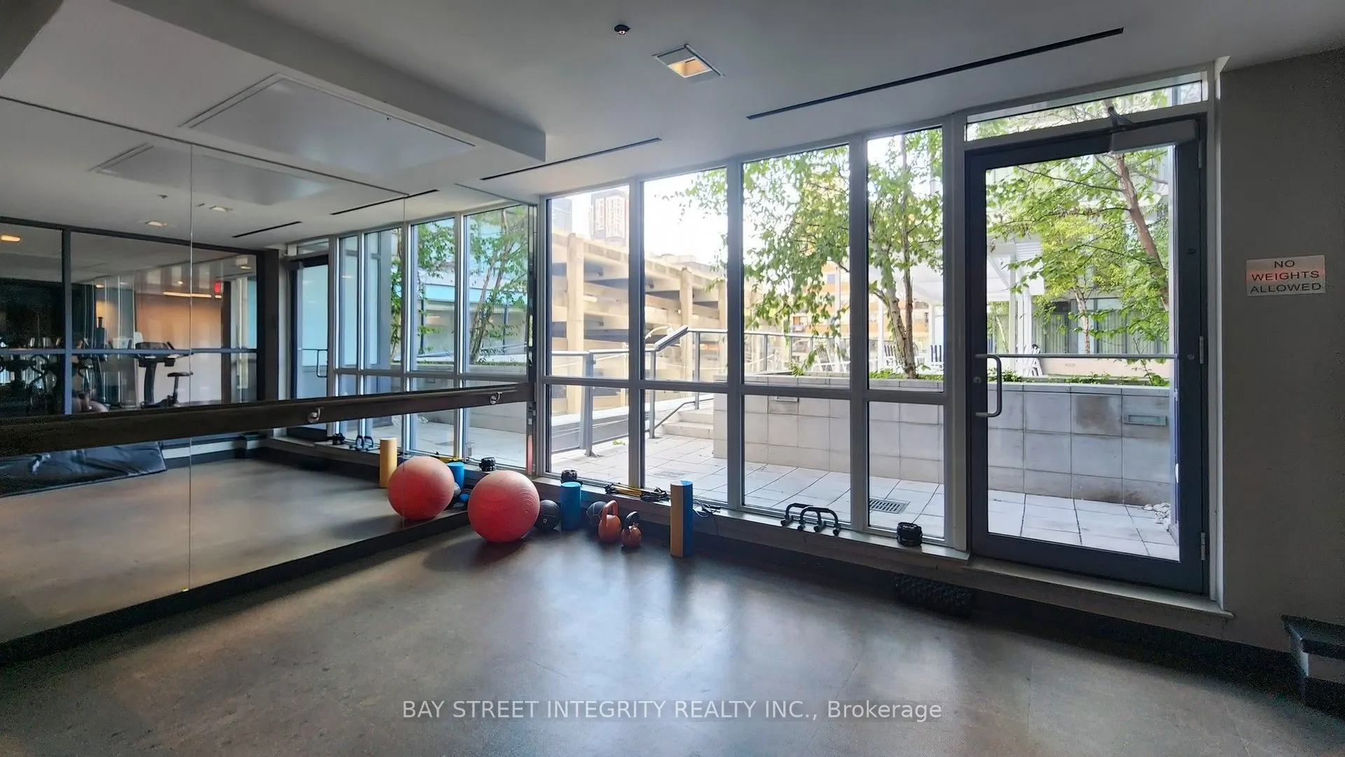 210 Simcoe Street, #2107