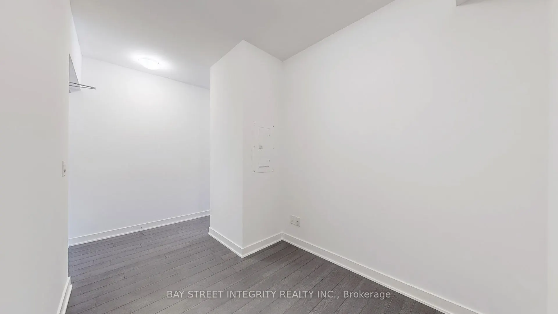 210 Simcoe Street, #2107