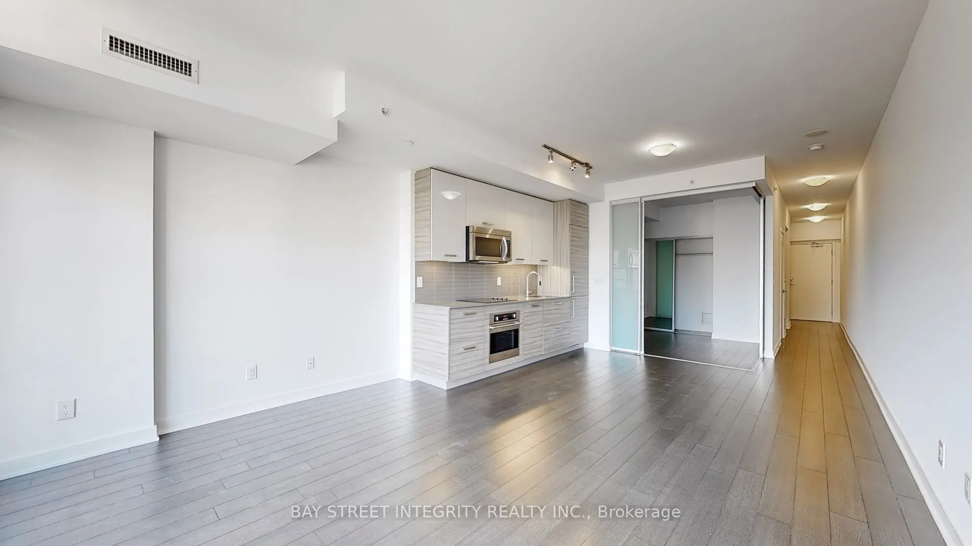 210 Simcoe Street, #2107