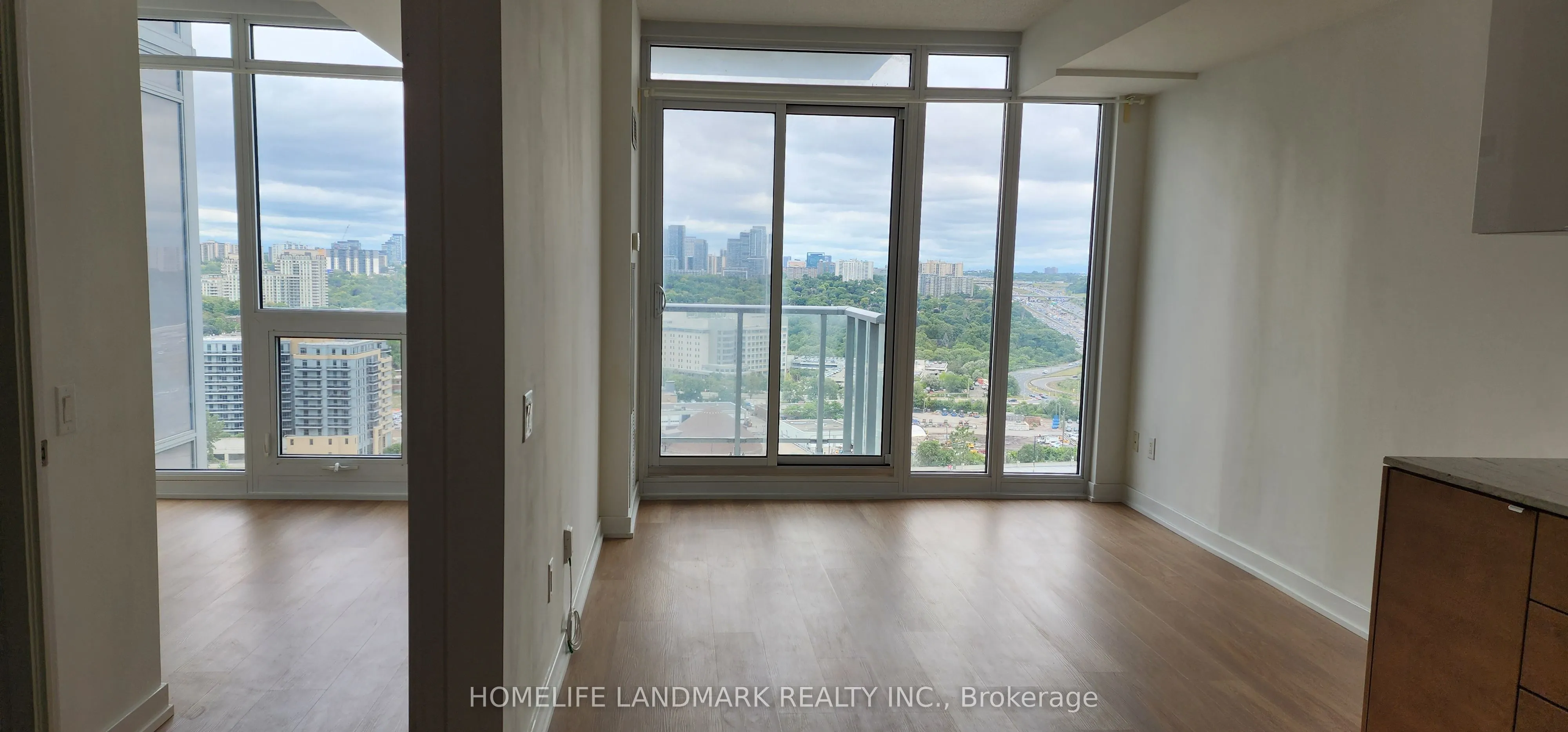 121 Mcmahon Drive, #2306