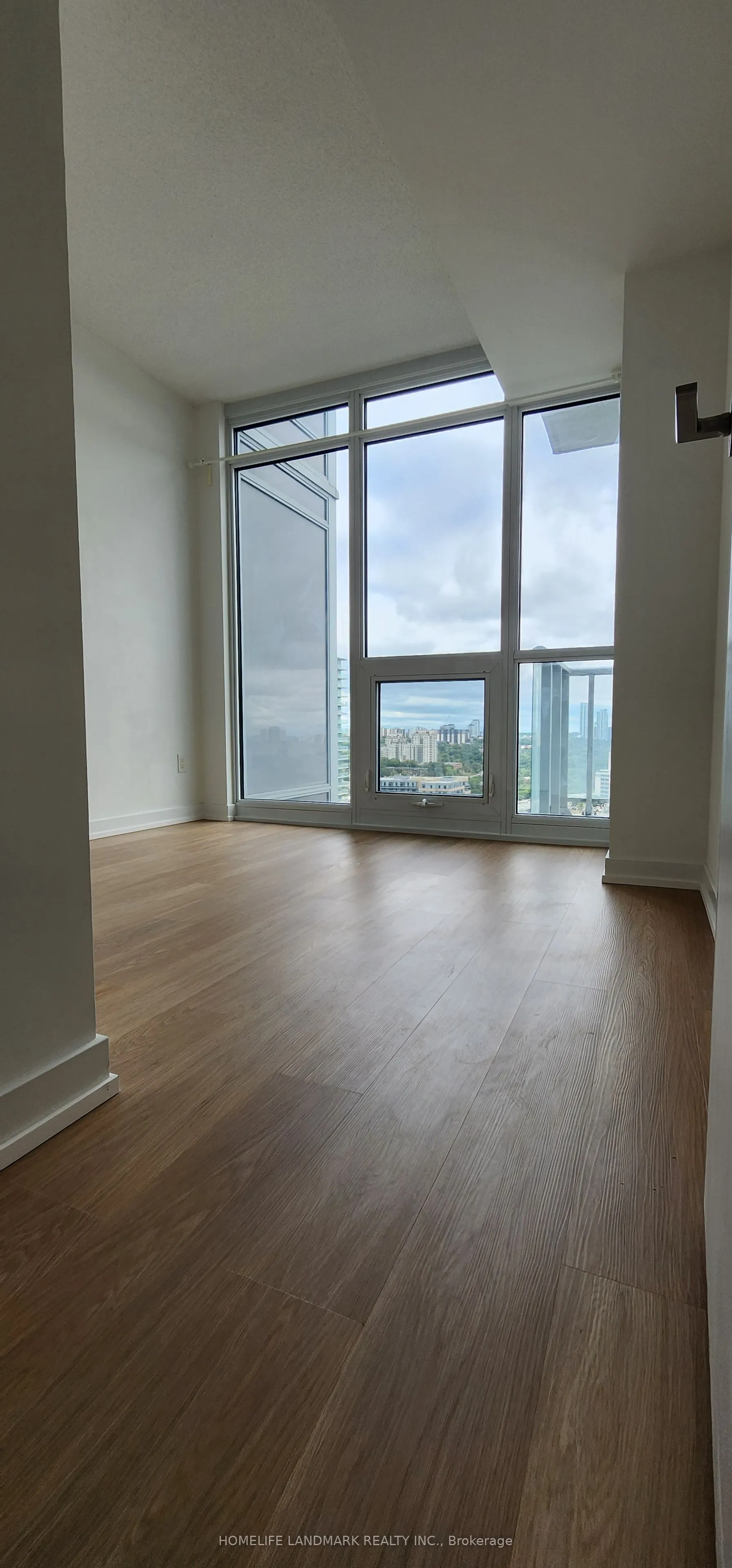121 Mcmahon Drive, #2306