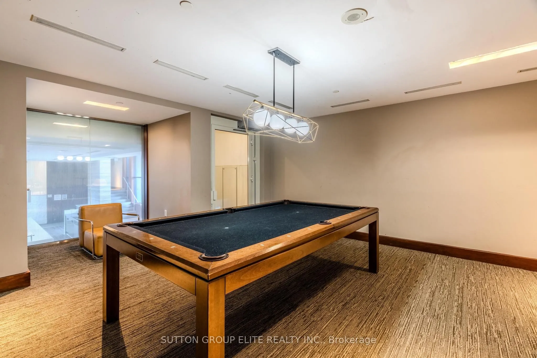 8 Telegram Mews, #910
