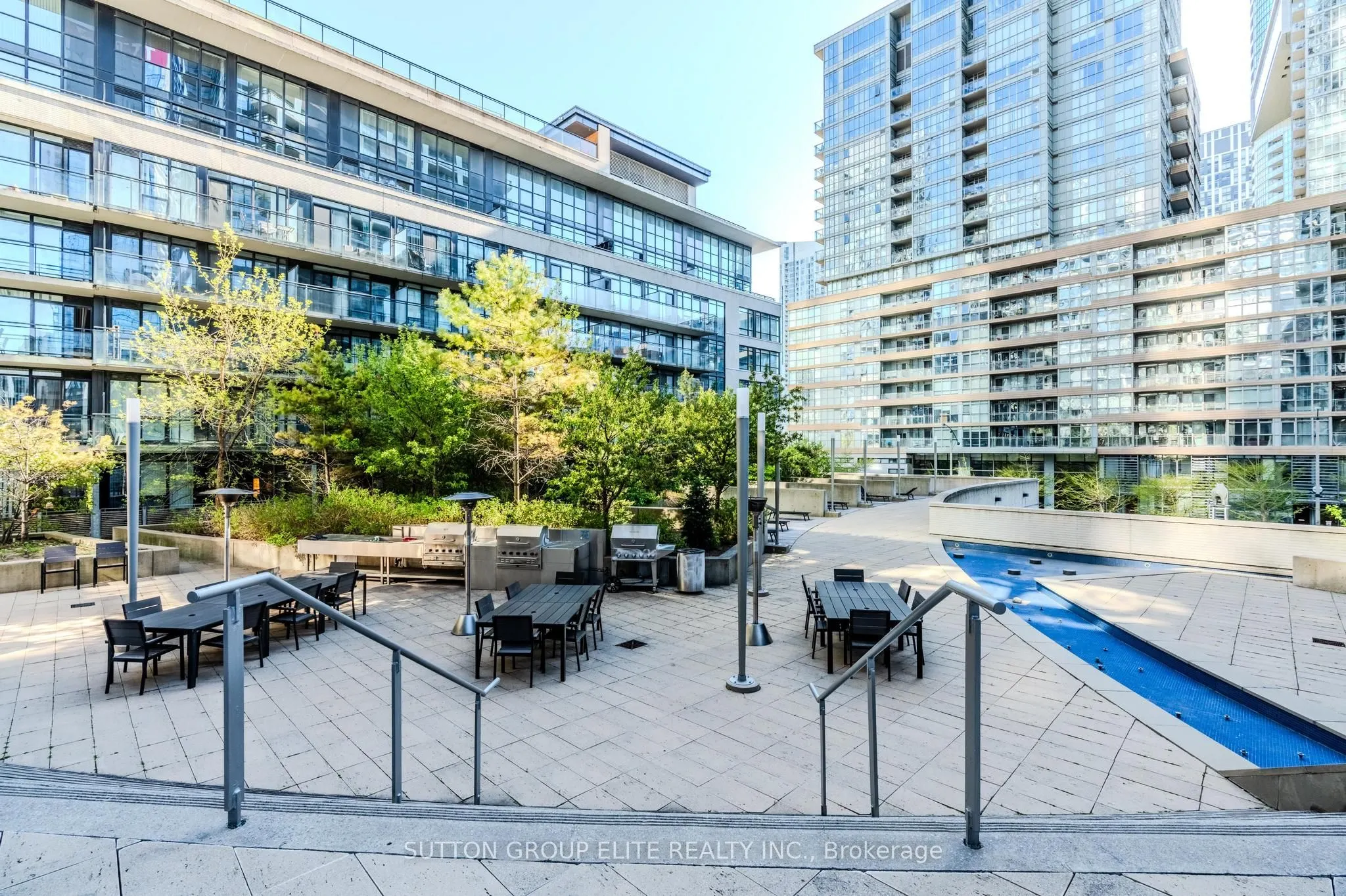 8 Telegram Mews, #910
