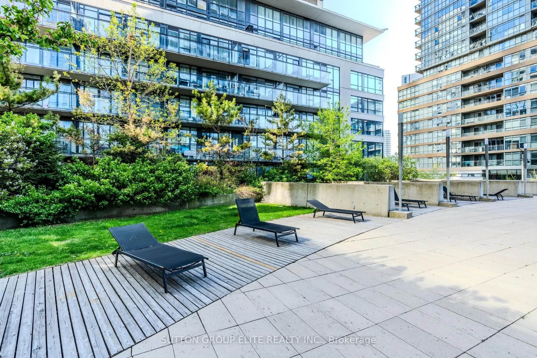 8 Telegram Mews, #910