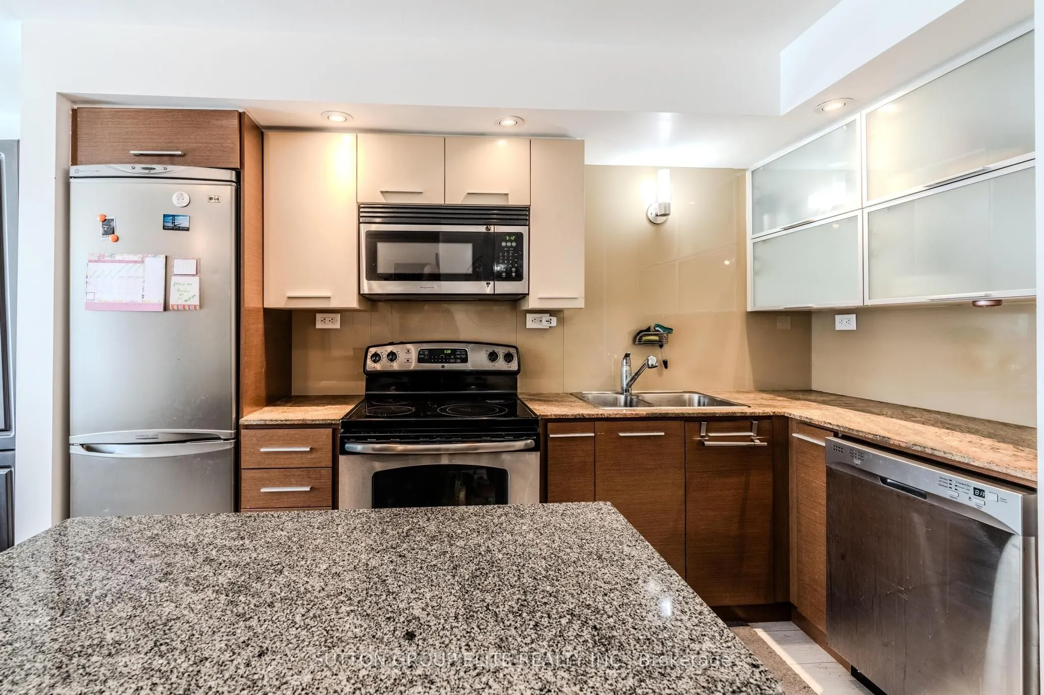8 Telegram Mews, #910