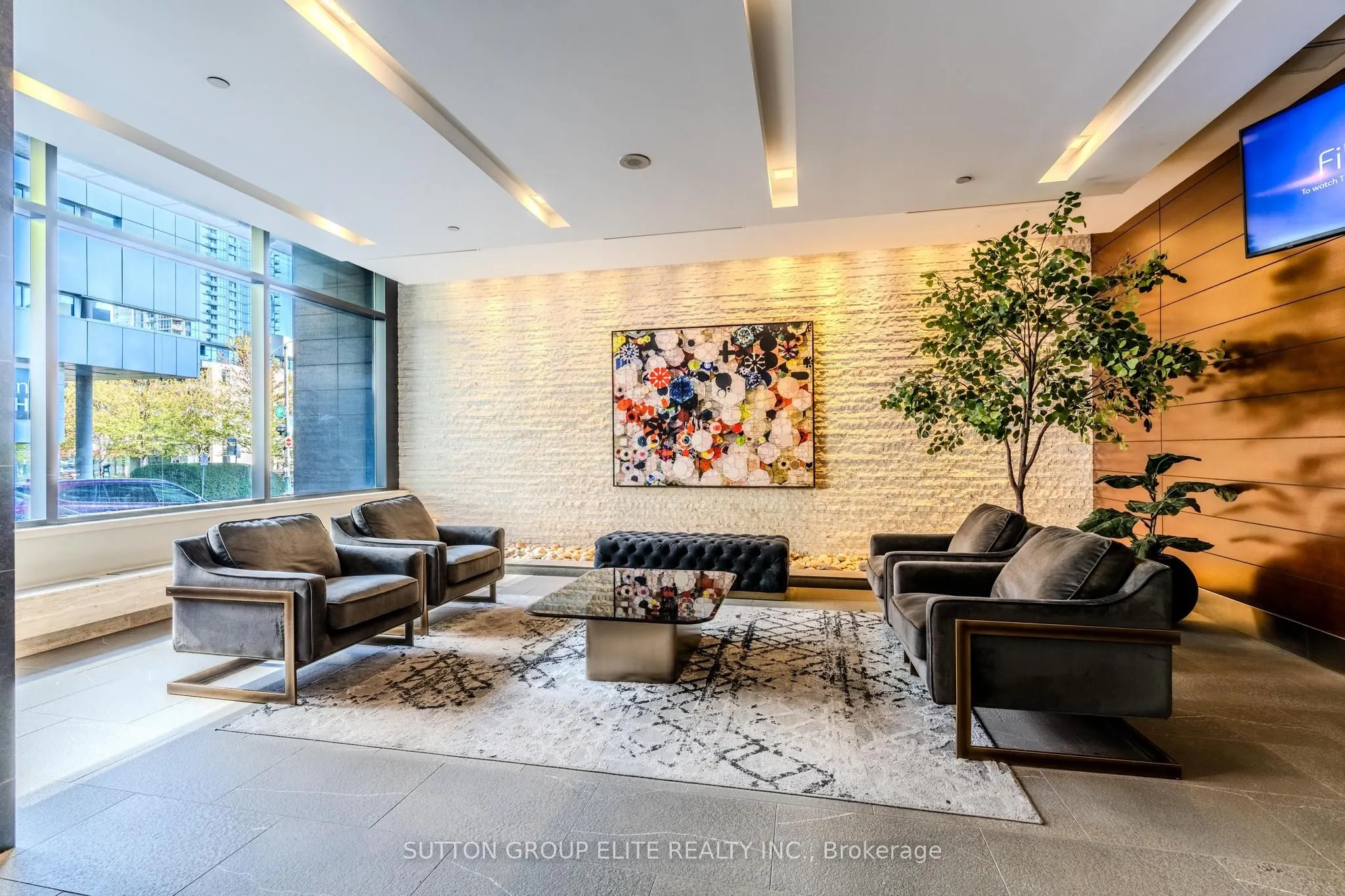 8 Telegram Mews, #910