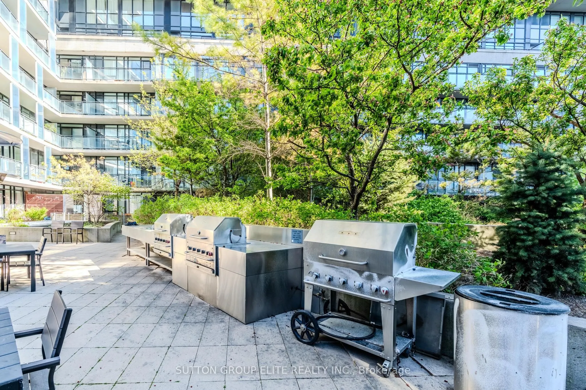 8 Telegram Mews, #910