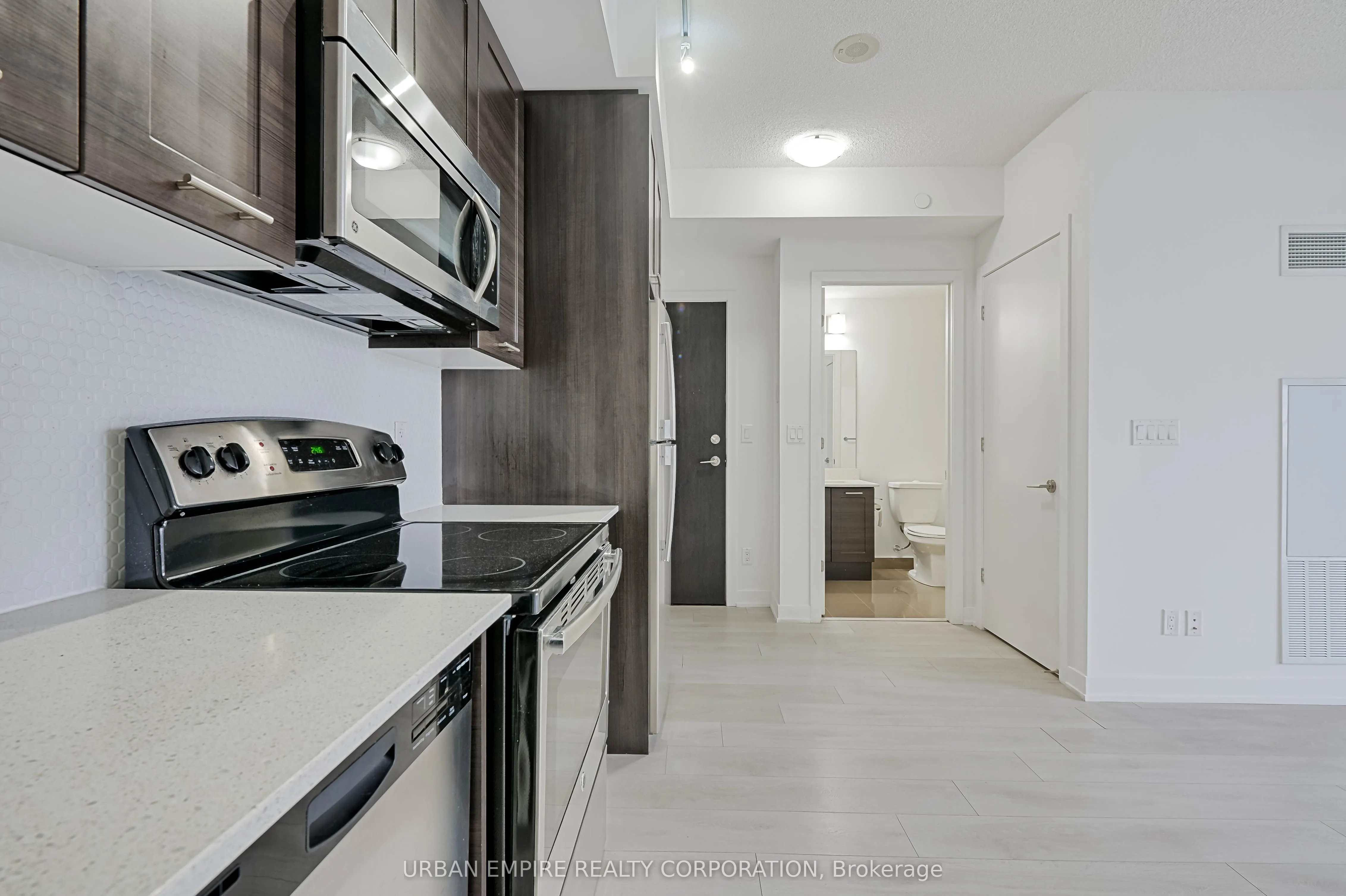 50 Bruyeres Mews, #913