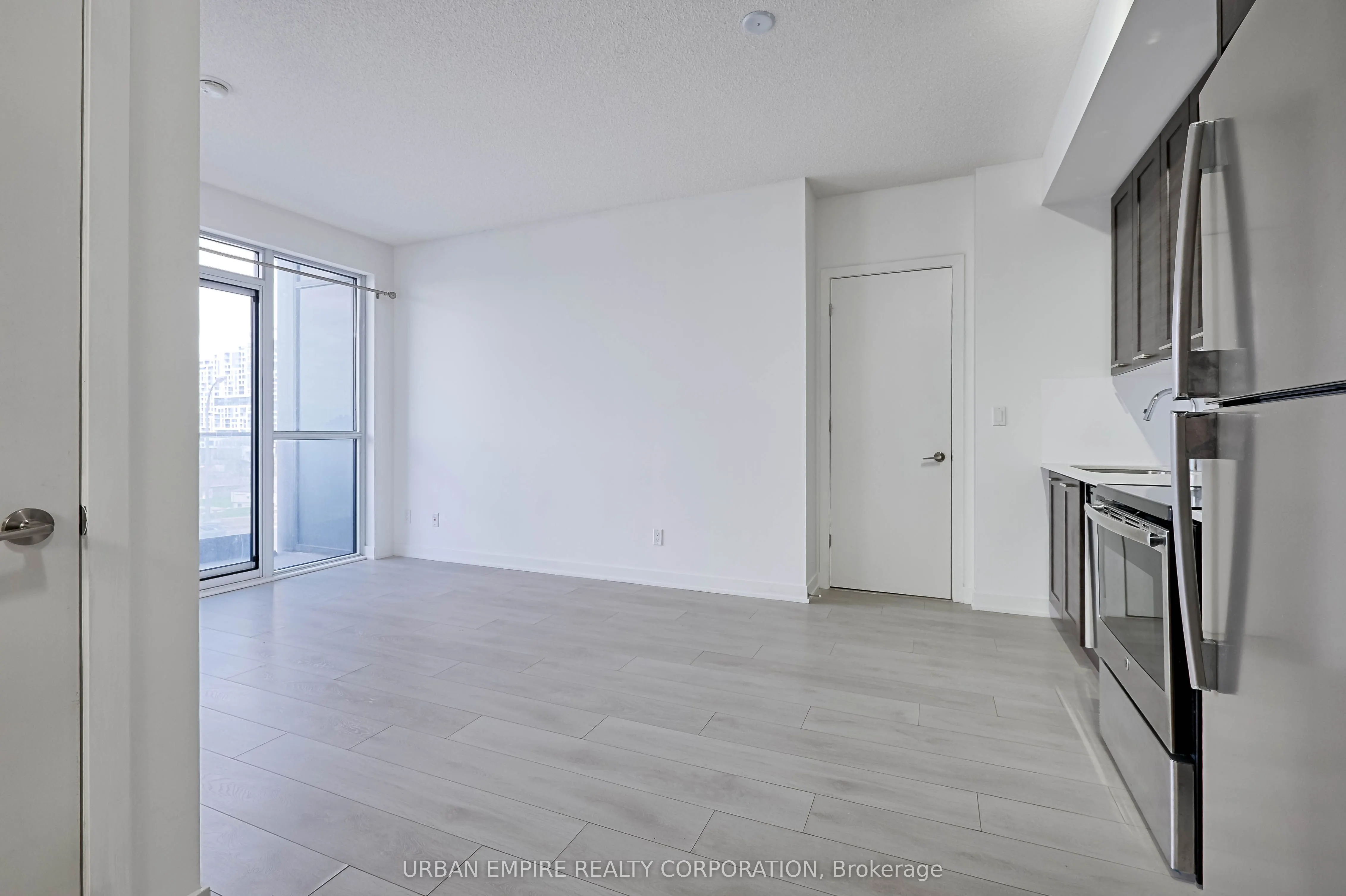 50 Bruyeres Mews, #913