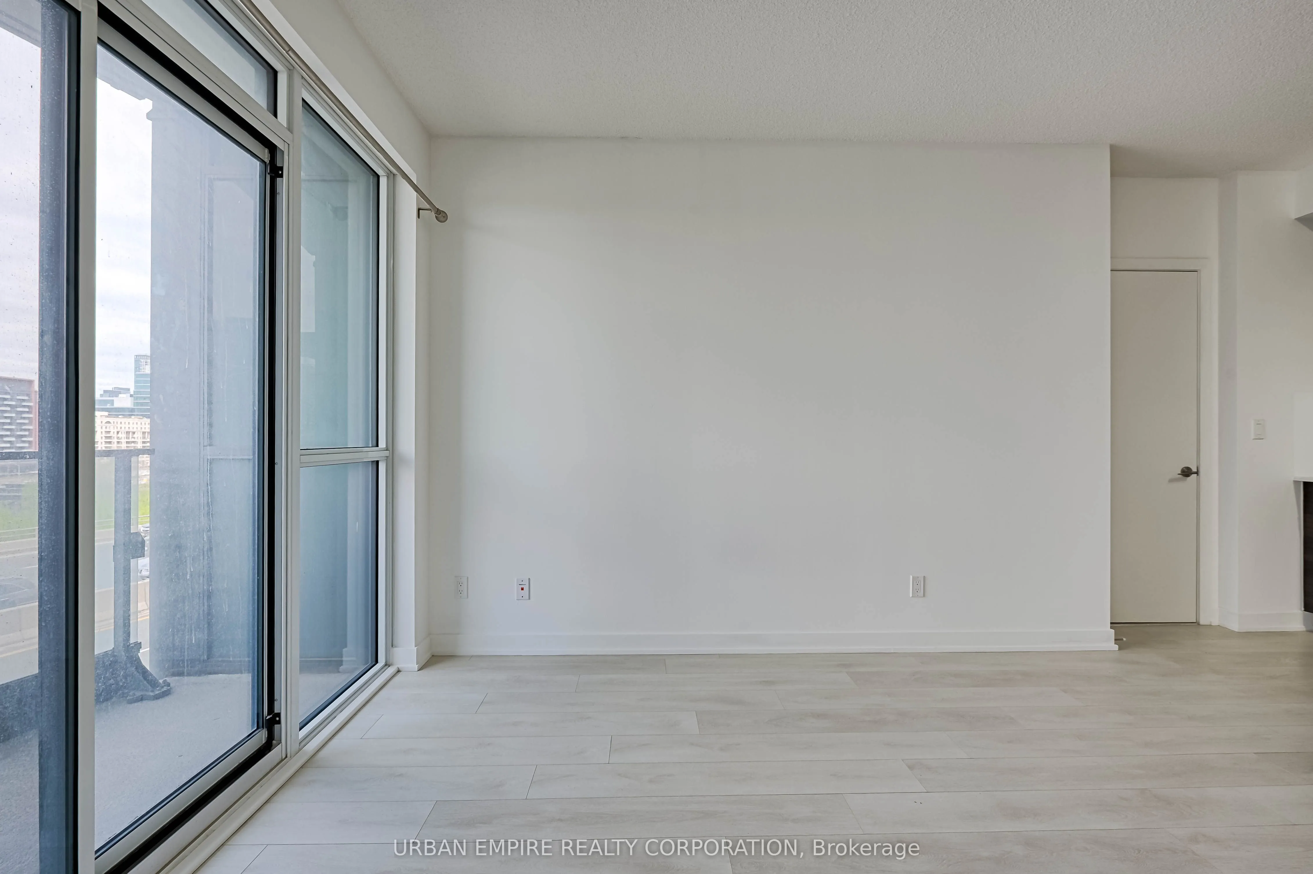 50 Bruyeres Mews, #913