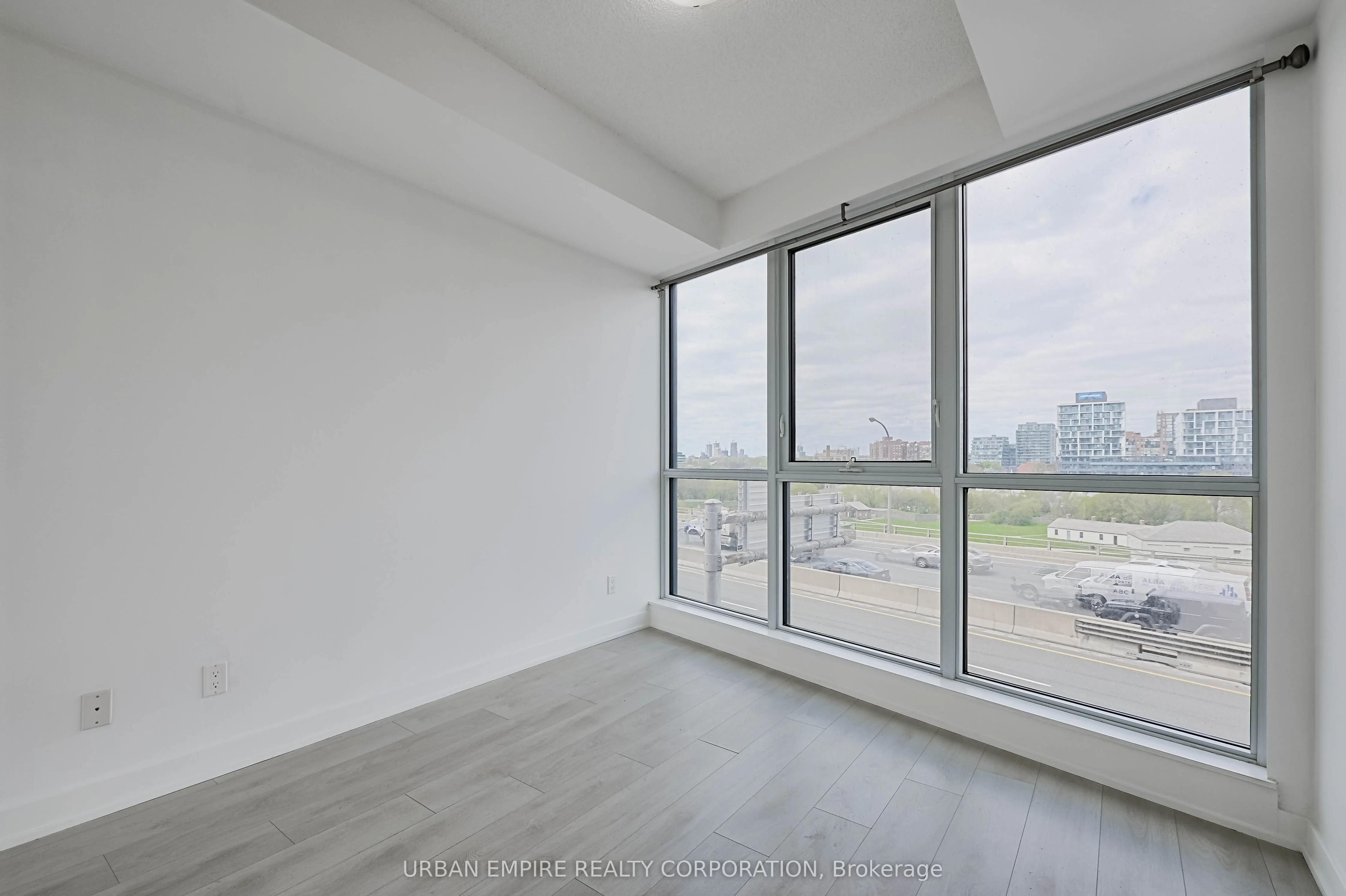 50 Bruyeres Mews, #913