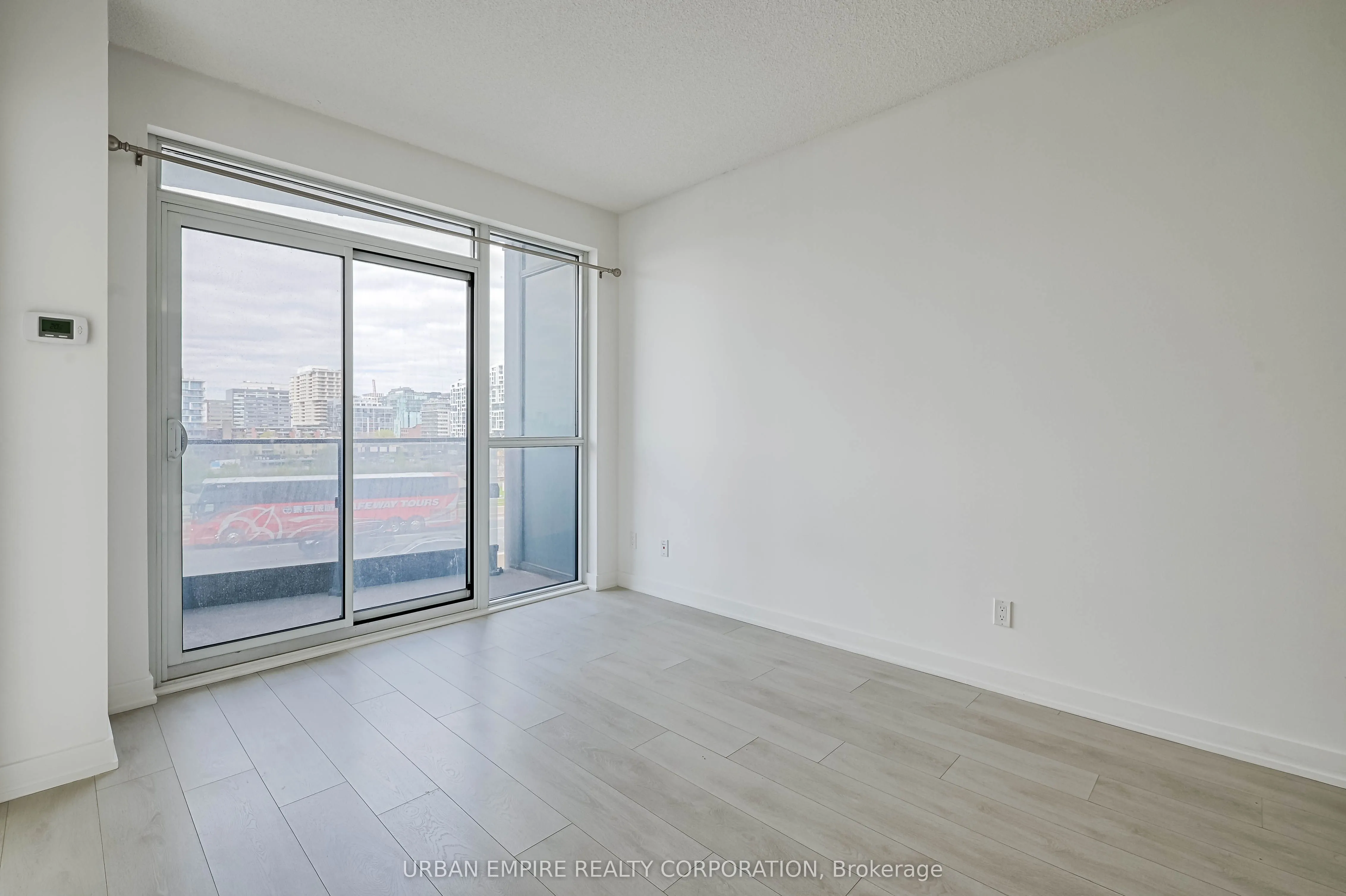 50 Bruyeres Mews, #913