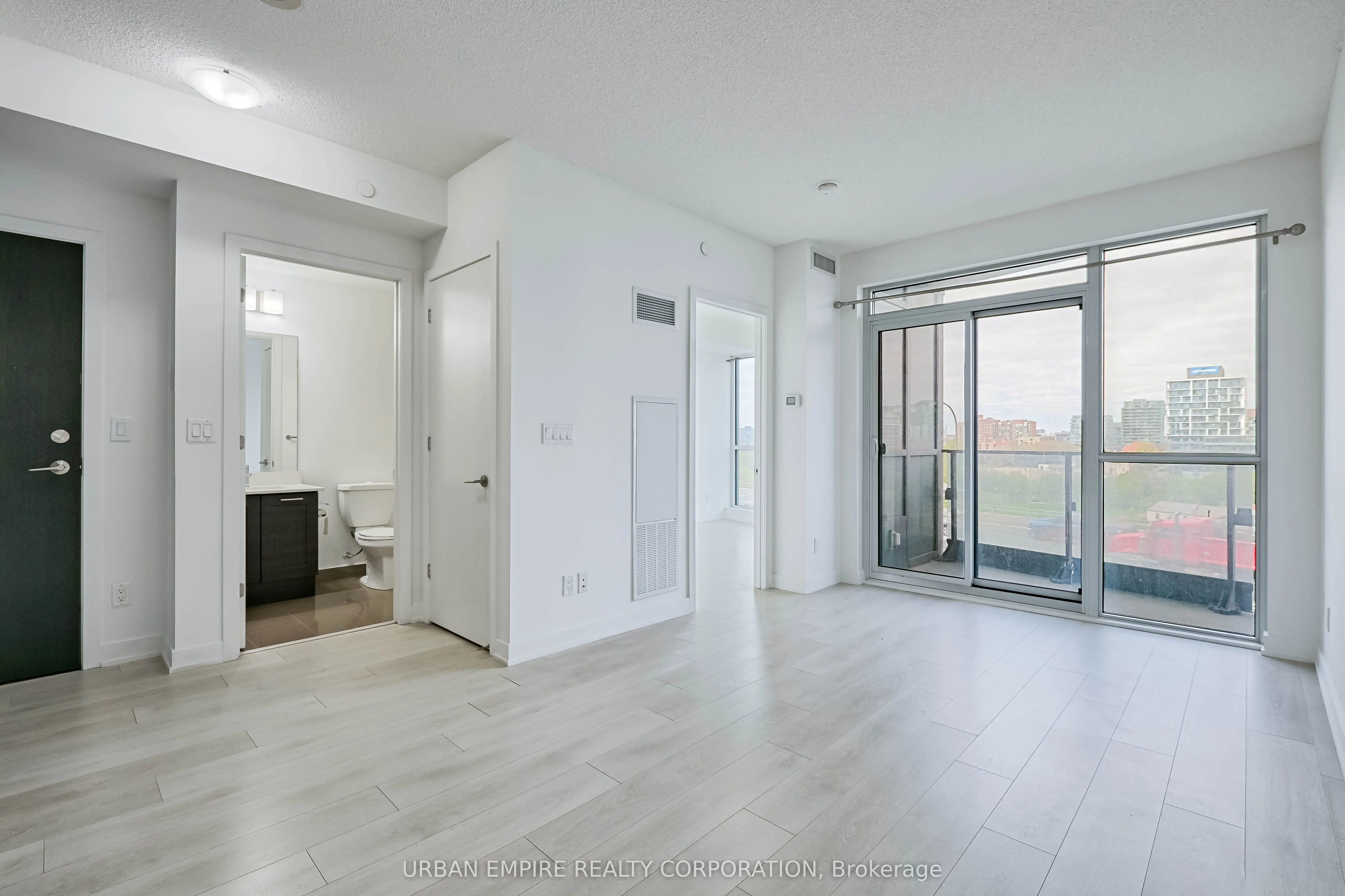 50 Bruyeres Mews, #913