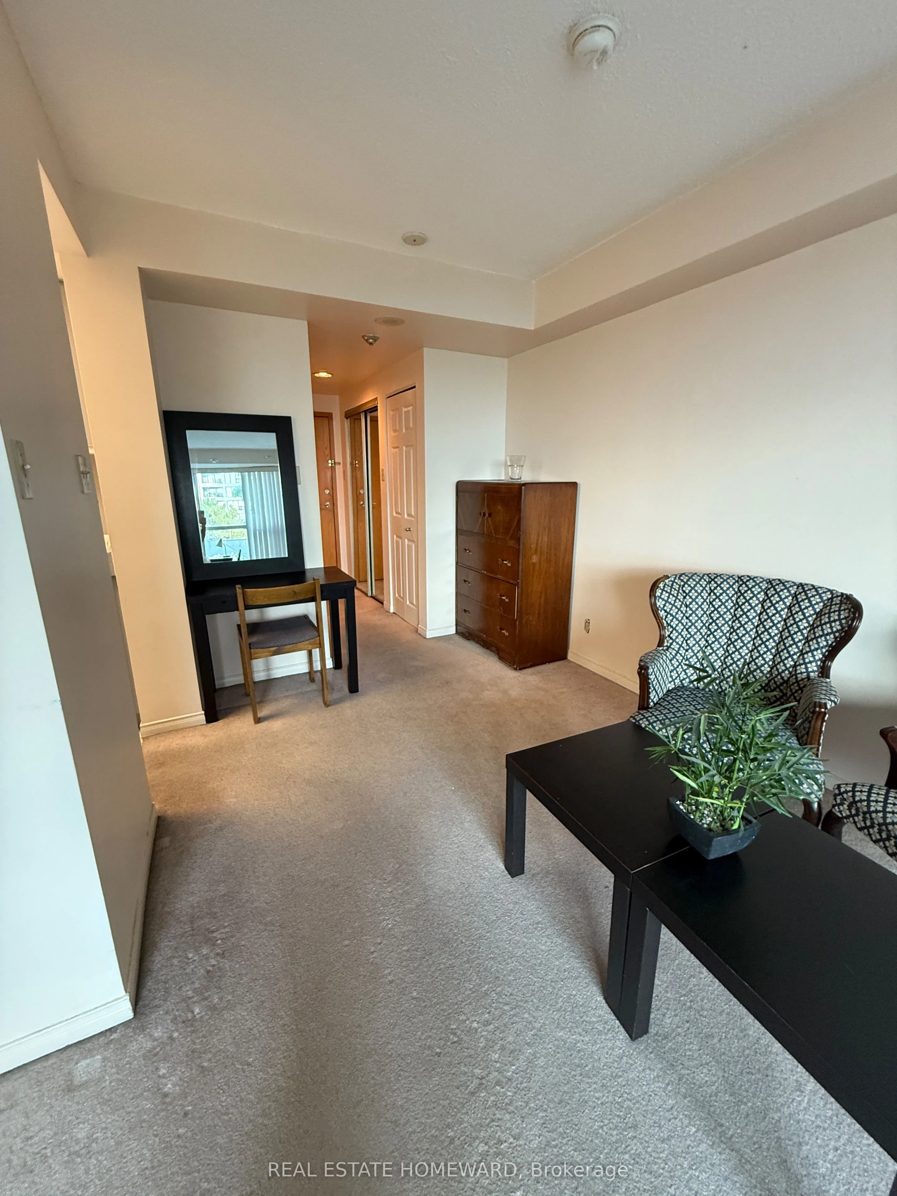 99 Harbour Square, #903