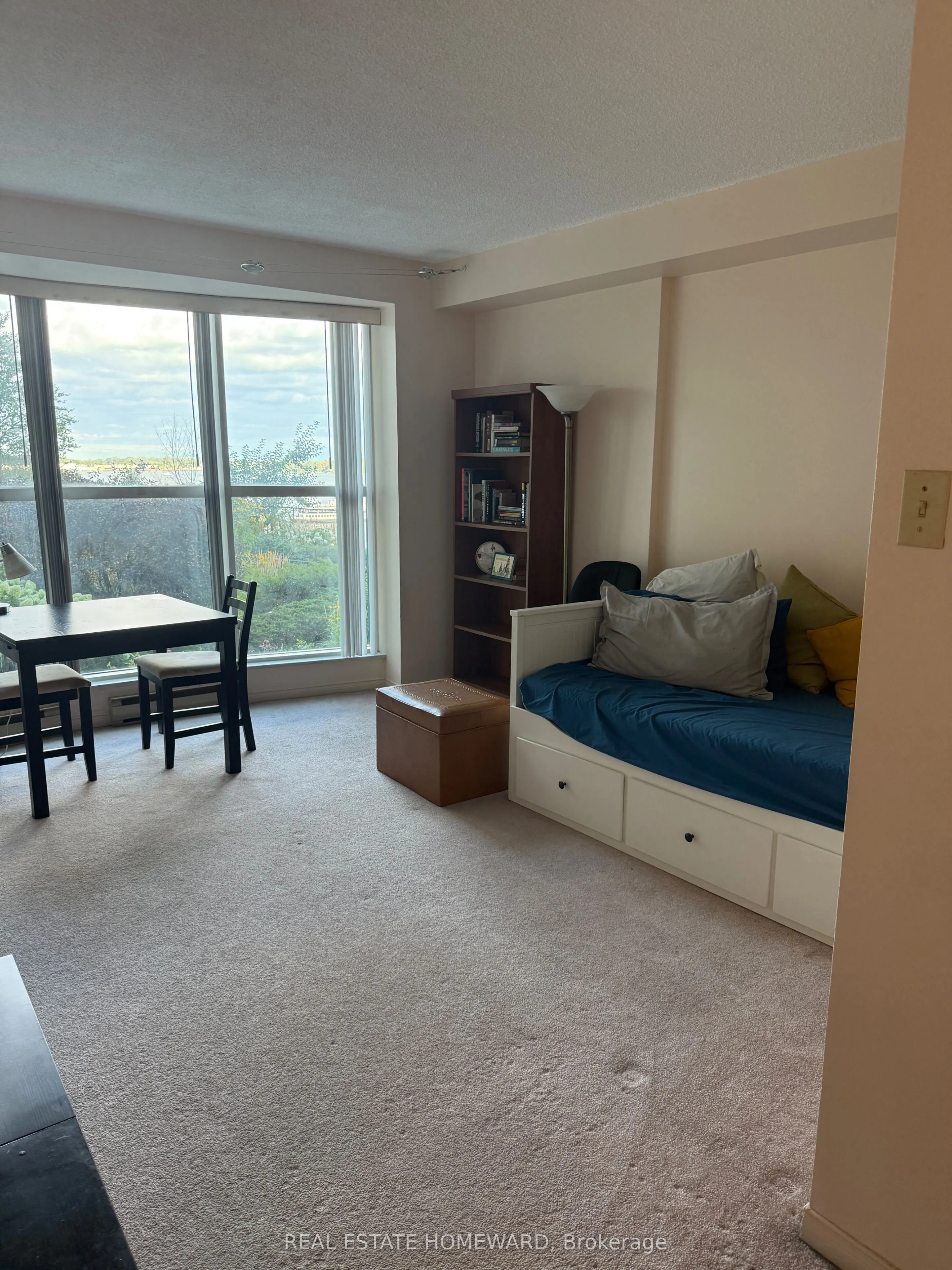99 Harbour Square, #903