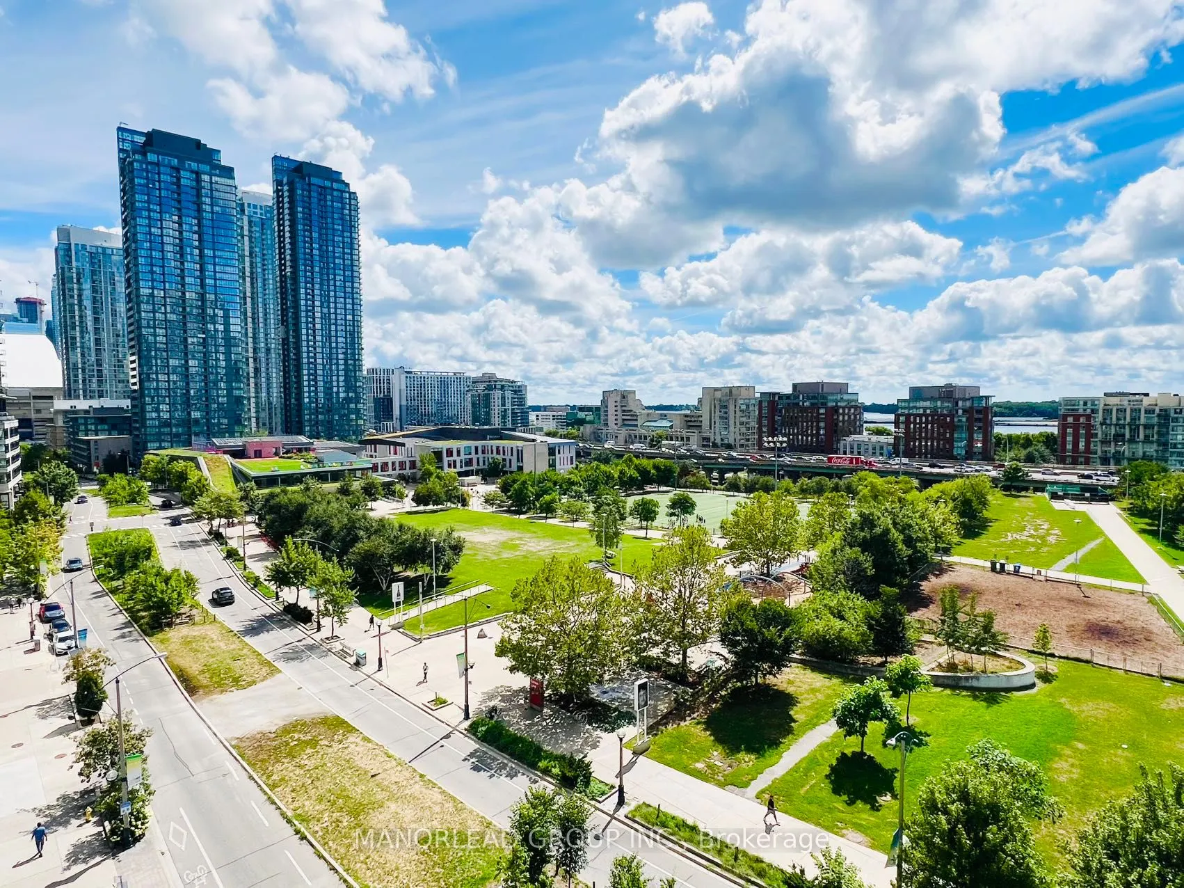 151 Dan Leckie Way, #958